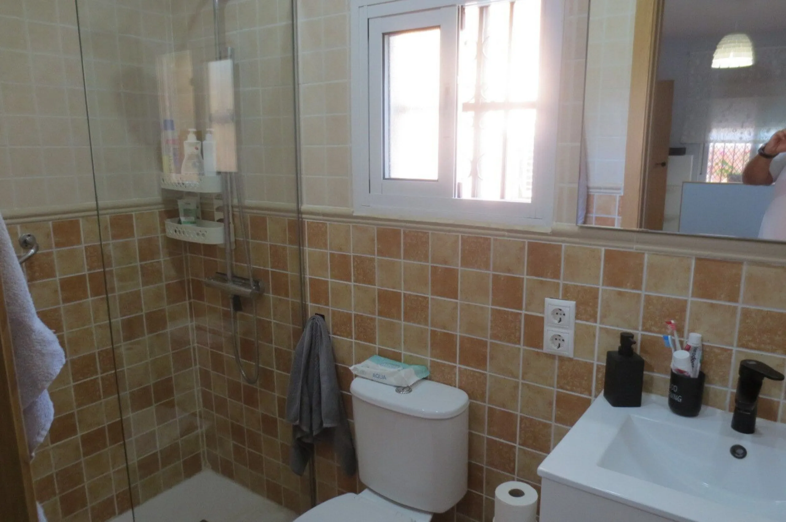 Fantastic semi-detached single-family home in the lower part of the El Coto Urbanization.