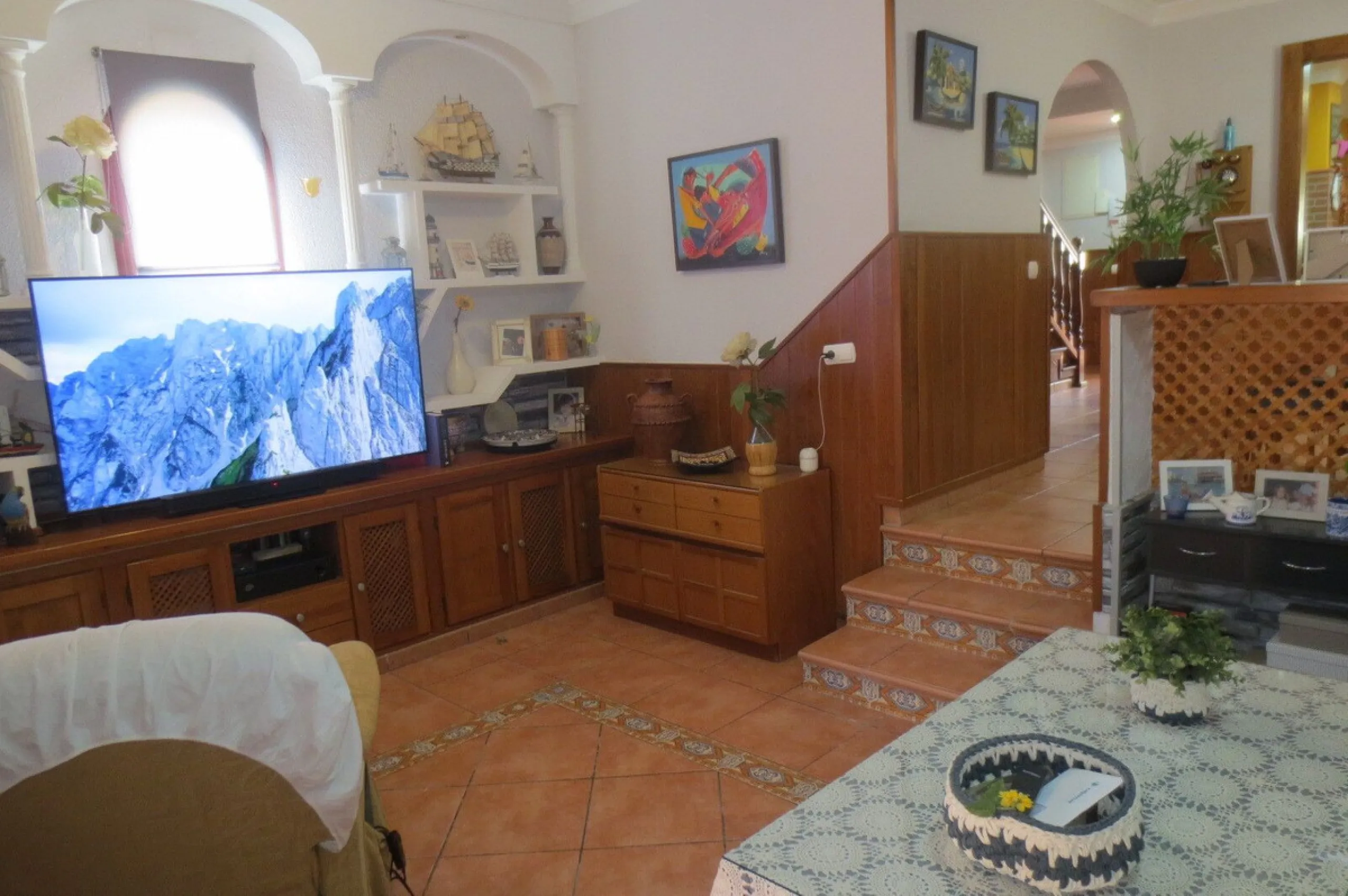 Fantastic semi-detached single-family home in the lower part of the El Coto Urbanization.
