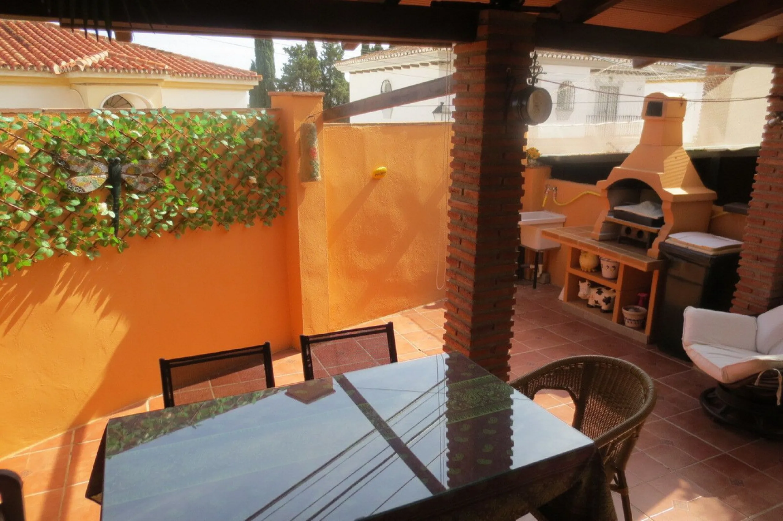 Fantastic semi-detached single-family home in the lower part of the El Coto Urbanization.