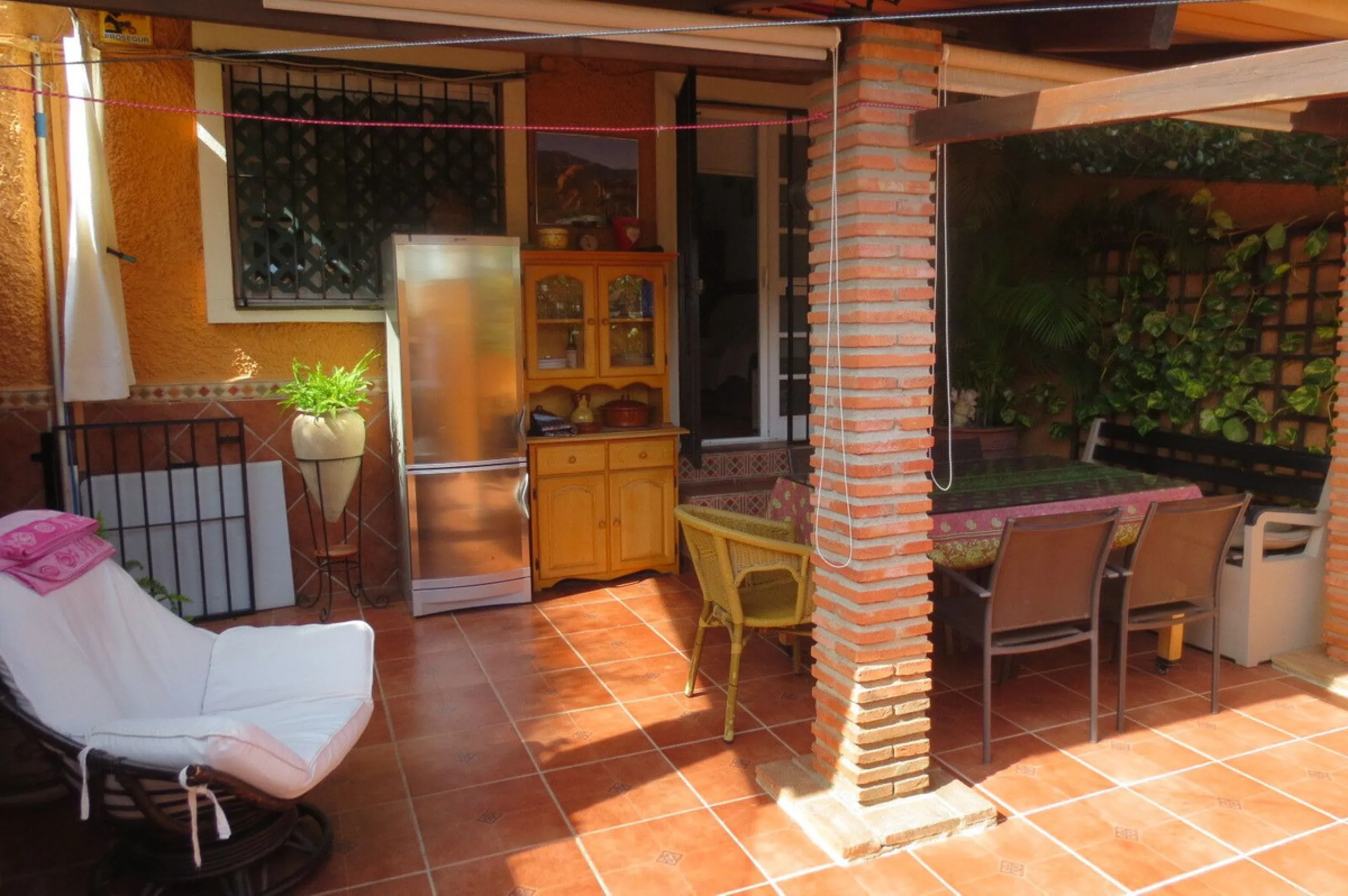 Fantastic semi-detached single-family home in the lower part of the El Coto Urbanization.