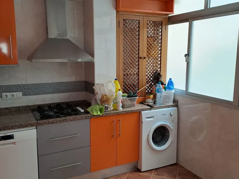 Apartment - Middle Floor Apartment в продаже в Málaga, Málaga. В доме 4 спален и 2 ванных комнат. Площадь дома 120 м²
