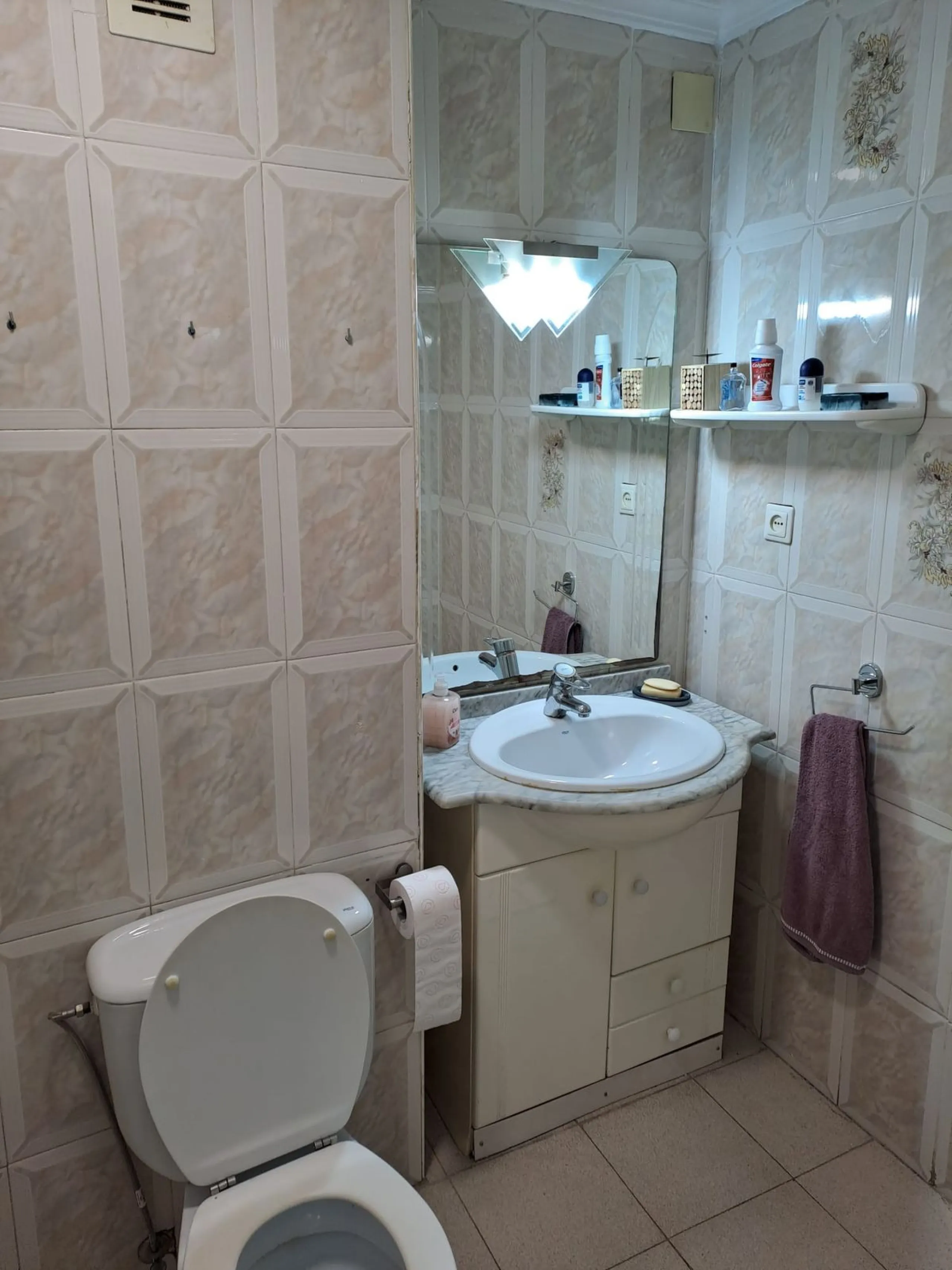Apartment - Middle Floor Apartment в продаже в Málaga, Málaga. В доме 4 спален и 2 ванных комнат. Площадь дома 120 м²