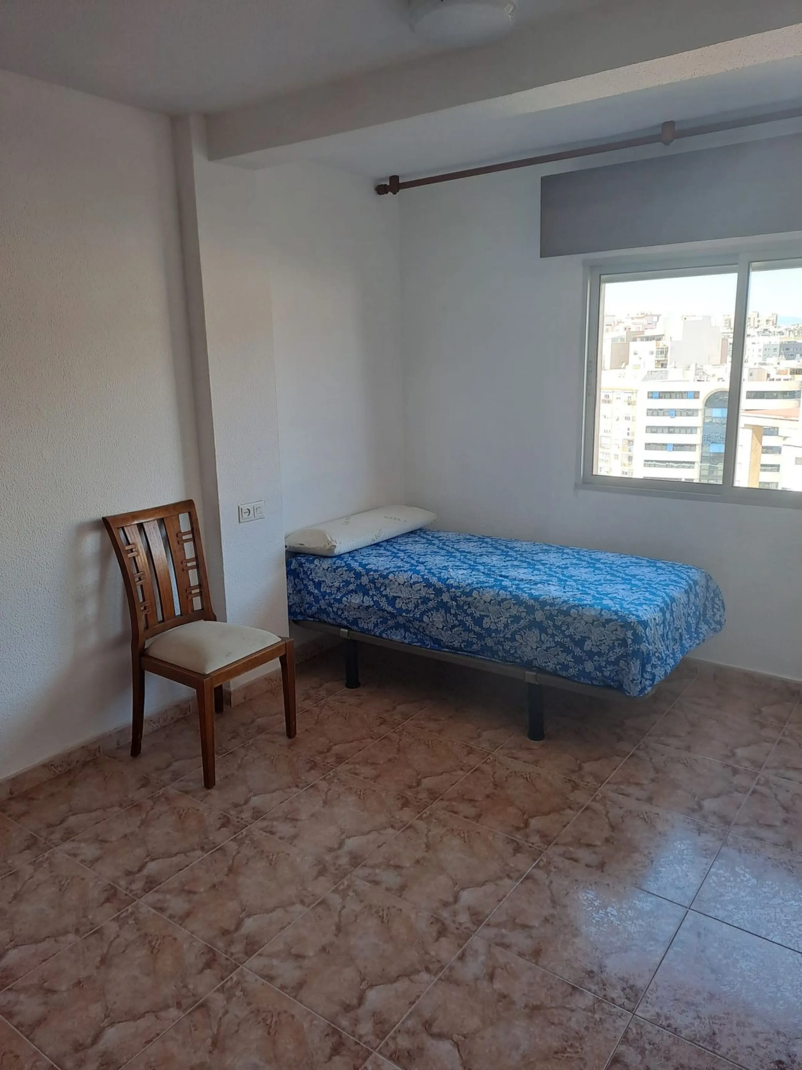 Apartment - Middle Floor Apartment в продаже в Málaga, Málaga. В доме 4 спален и 2 ванных комнат. Площадь дома 120 м²