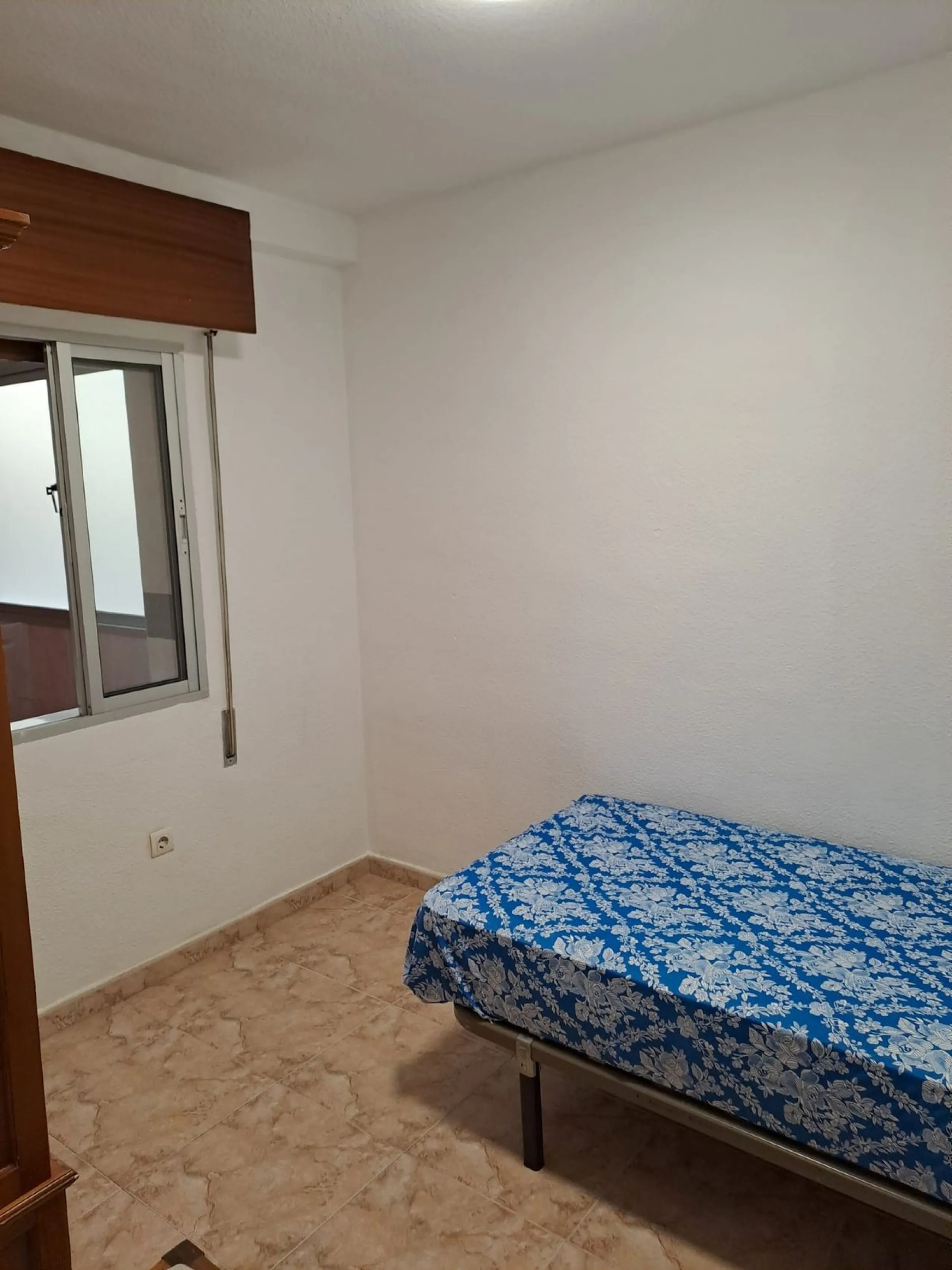 Apartment - Middle Floor Apartment в продаже в Málaga, Málaga. В доме 4 спален и 2 ванных комнат. Площадь дома 120 м²