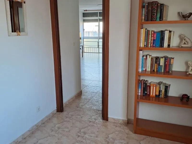 Apartment - Middle Floor Apartment в продаже в Málaga, Málaga. В доме 4 спален и 2 ванных комнат. Площадь дома 120 м²