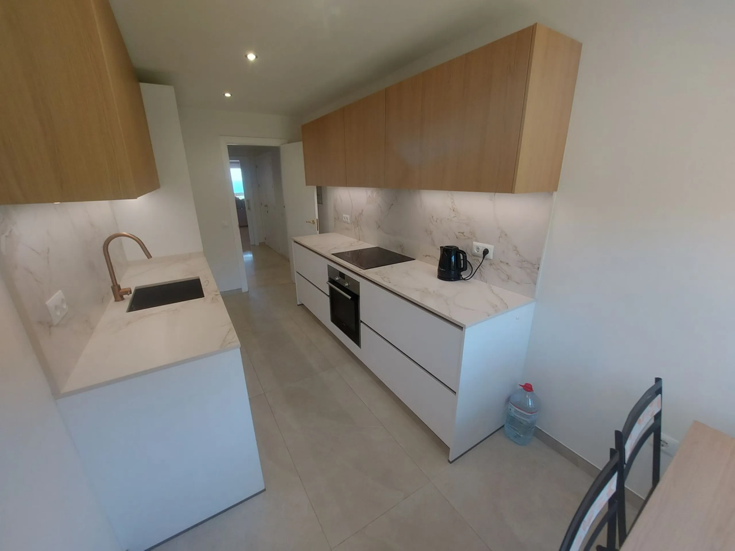 Urb. Los Granados - Sought after front line Beach development. A well presented modernised (new top of the range kitchen) front line beach 2 bedroom corner apartment with uninterrupted beach and sea views from the terrace. The complex is located on the be
