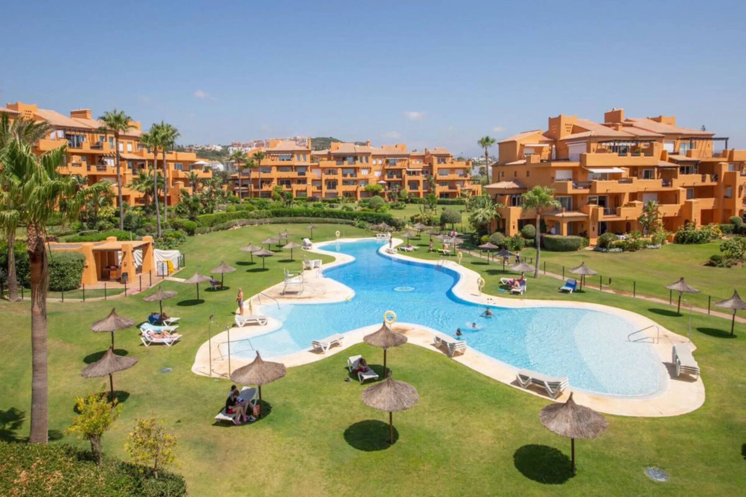 Urb. Los Granados - Sought after front line Beach development. A well presented modernised (new top of the range kitchen) front line beach 2 bedroom corner apartment with uninterrupted beach and sea views from the terrace. The complex is located on the be