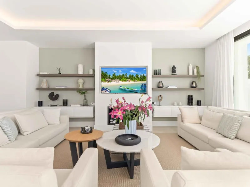 This villa in San Pedro Alcántara is listed at €3,695,000 with 5 bedrooms, 4.5 bathrooms, 488 m² of built living space and 238 m² of terraces, set on a 526 m² plot with private pool, jacuzzi and garage space for 3 cars.