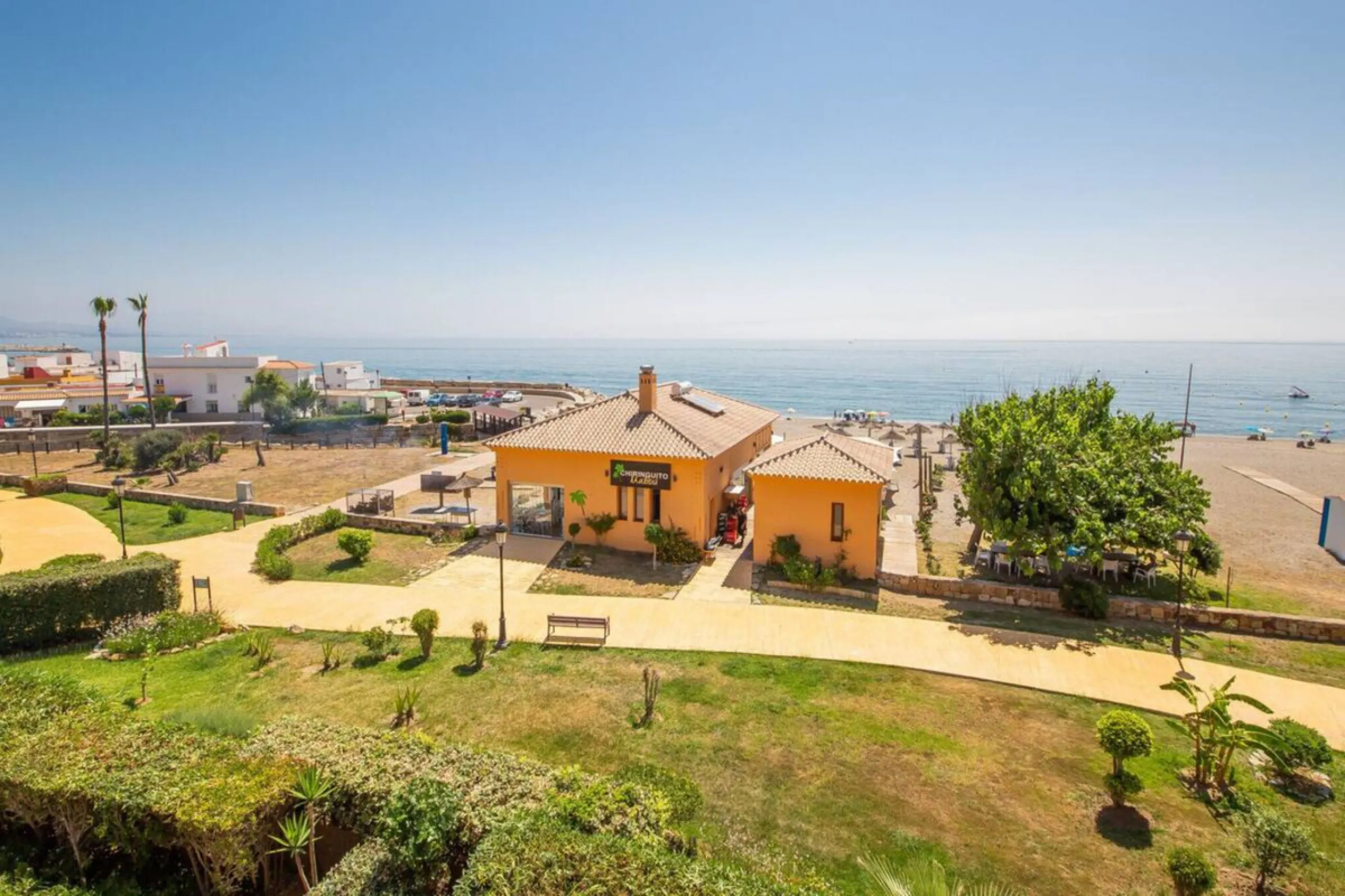 Urb. Los Granados - Sought after front line Beach development. A well presented modernised (new top of the range kitchen) front line beach 2 bedroom corner apartment with uninterrupted beach and sea views from the terrace. The complex is located on the be