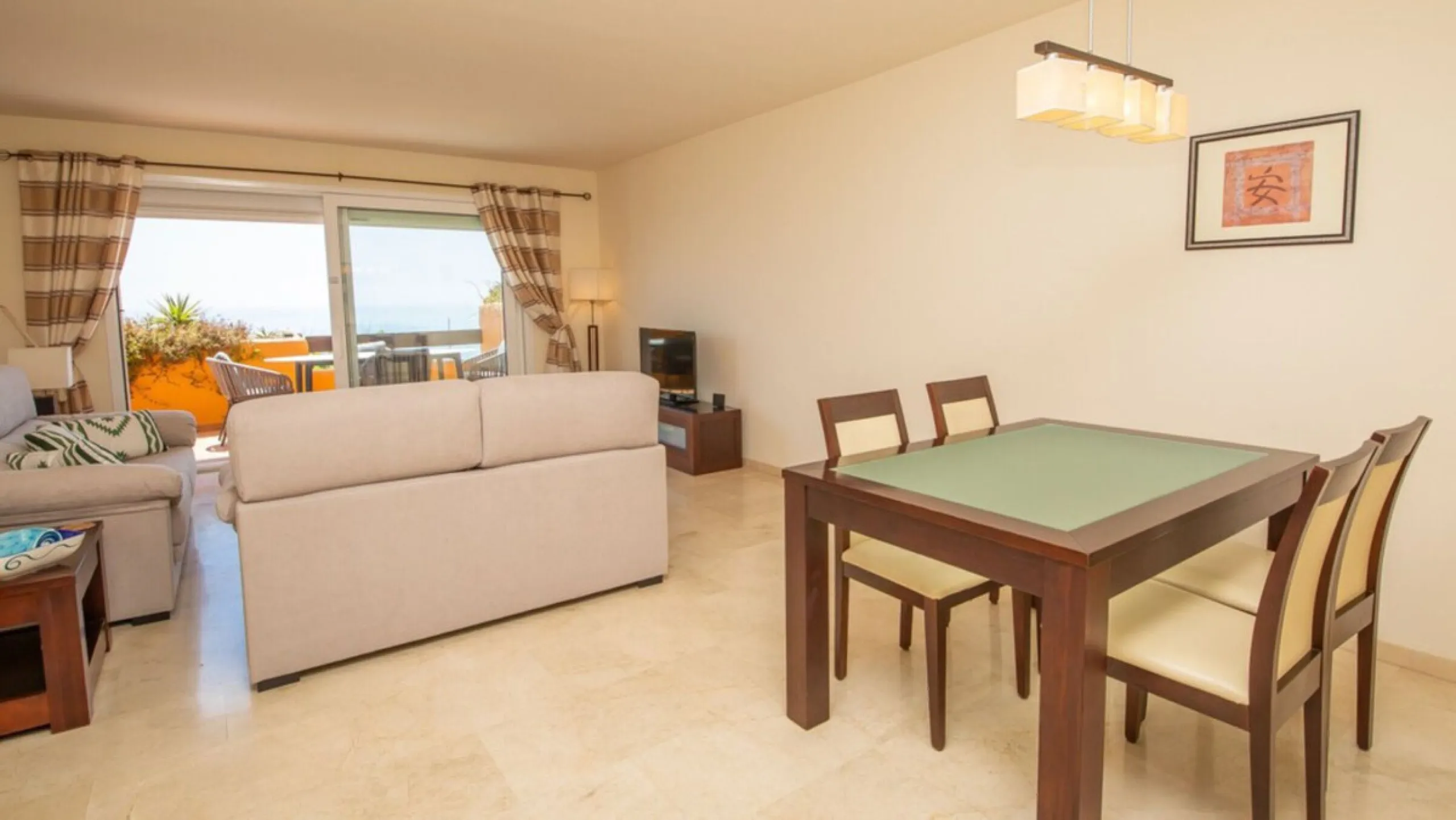 Urb. Los Granados - Sought after front line Beach development. A well presented modernised (new top of the range kitchen) front line beach 2 bedroom corner apartment with uninterrupted beach and sea views from the terrace. The complex is located on the be