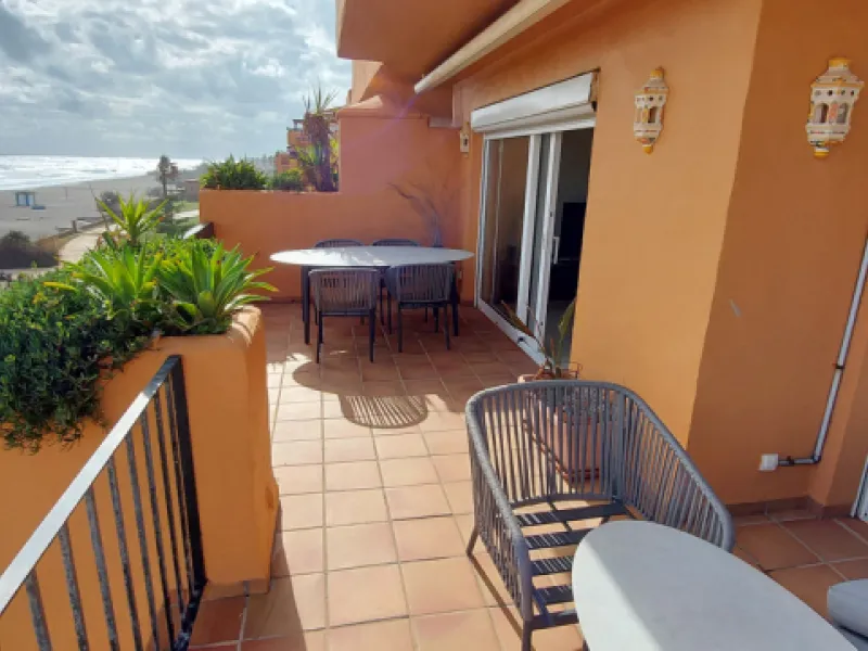 Urb. Los Granados - Sought after front line Beach development. A well presented modernised (new top of the range kitchen) front line beach 2 bedroom corner apartment with uninterrupted beach and sea views from the terrace. The complex is located on the be