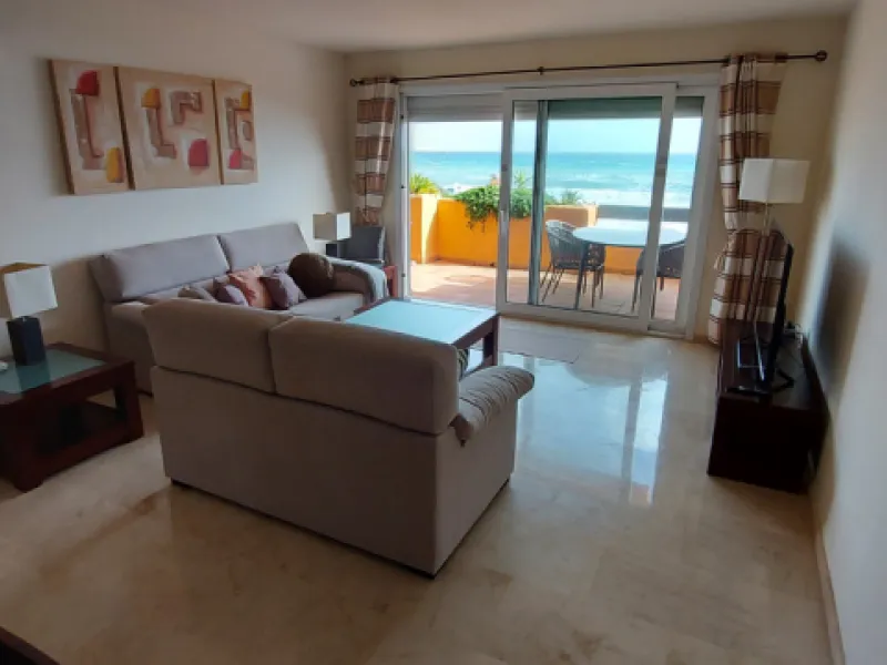 Urb. Los Granados - Sought after front line Beach development. A well presented modernised (new top of the range kitchen) front line beach 2 bedroom corner apartment with uninterrupted beach and sea views from the terrace. The complex is located on the be