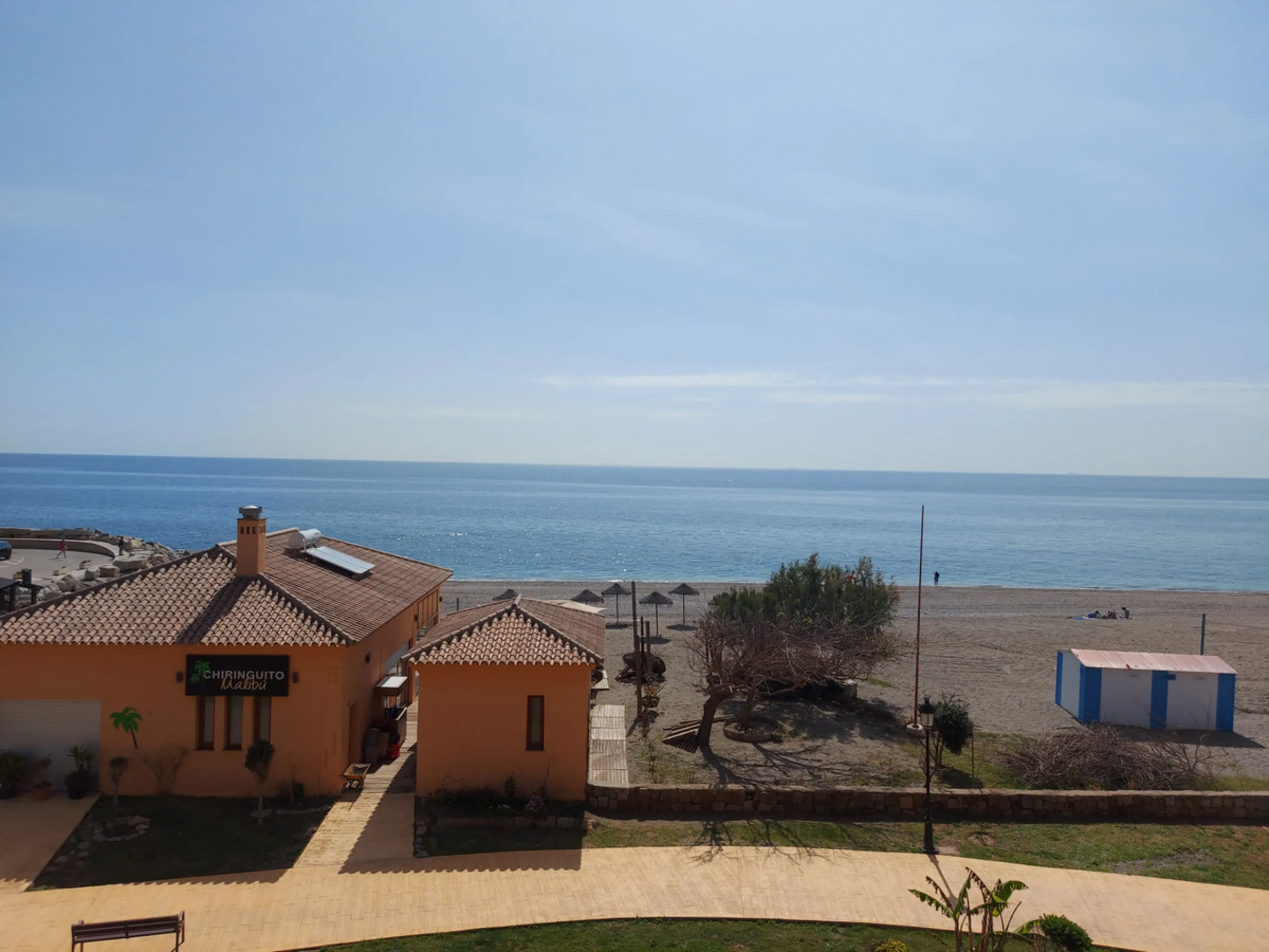 Urb. Los Granados - Sought after front line Beach development. A well presented modernised (new top of the range kitchen) front line beach 2 bedroom corner apartment with uninterrupted beach and sea views from the terrace. The complex is located on the be