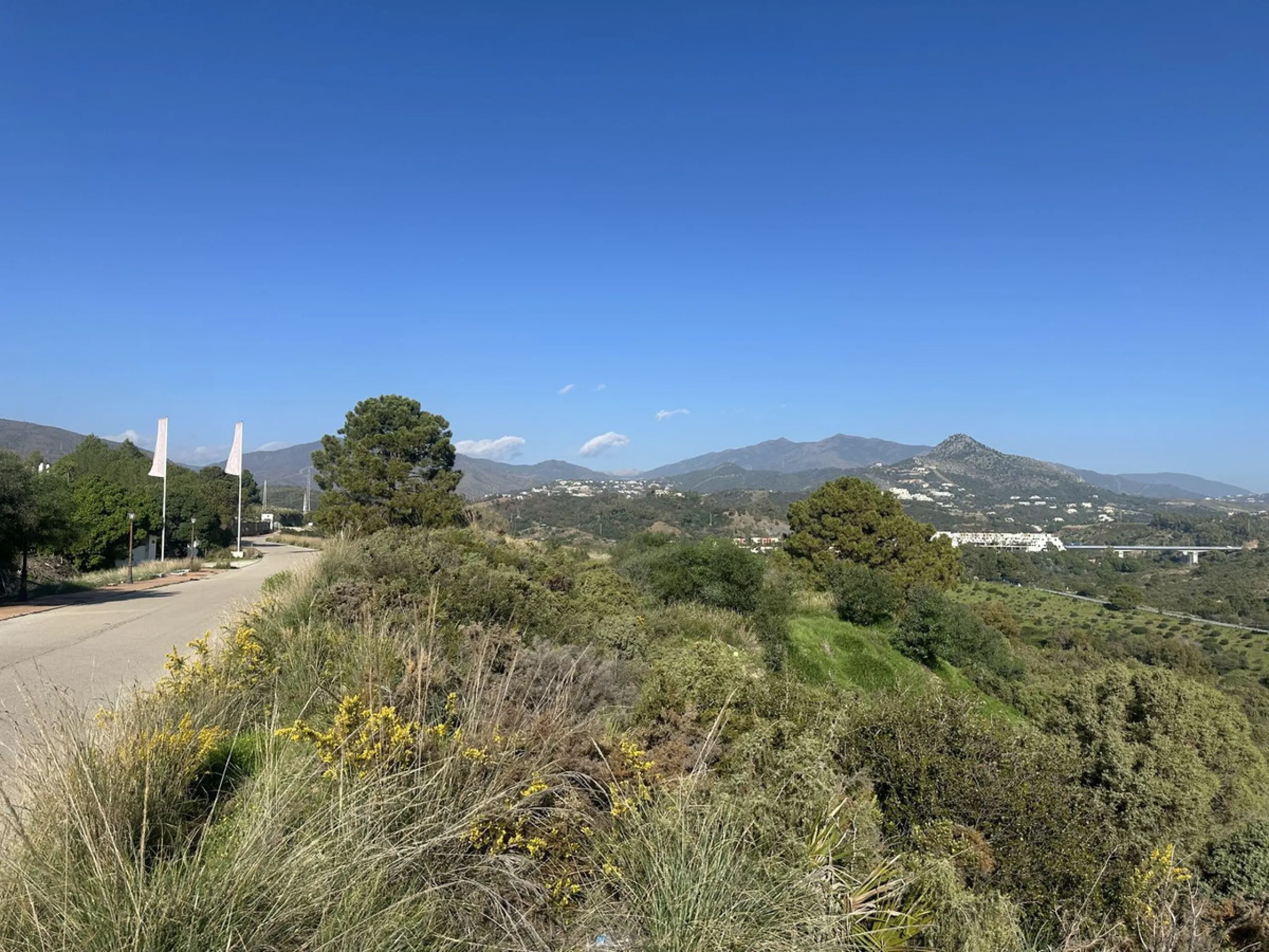 Plot - Land в продаже в Benahavís, Málaga. Площадь участка 5983 м²