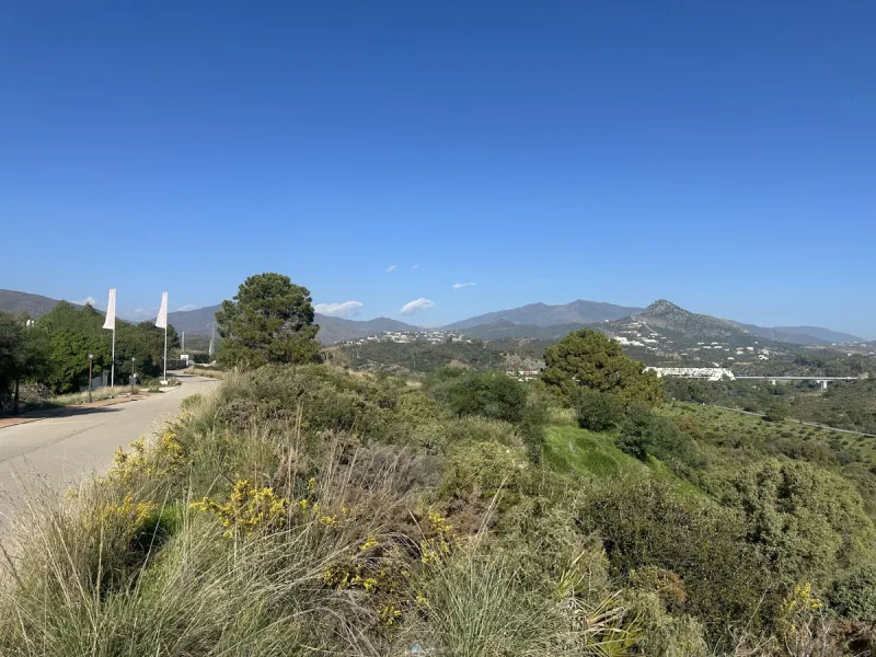 Plot - Land в продаже в Benahavís, Málaga. Площадь участка 5983 м²