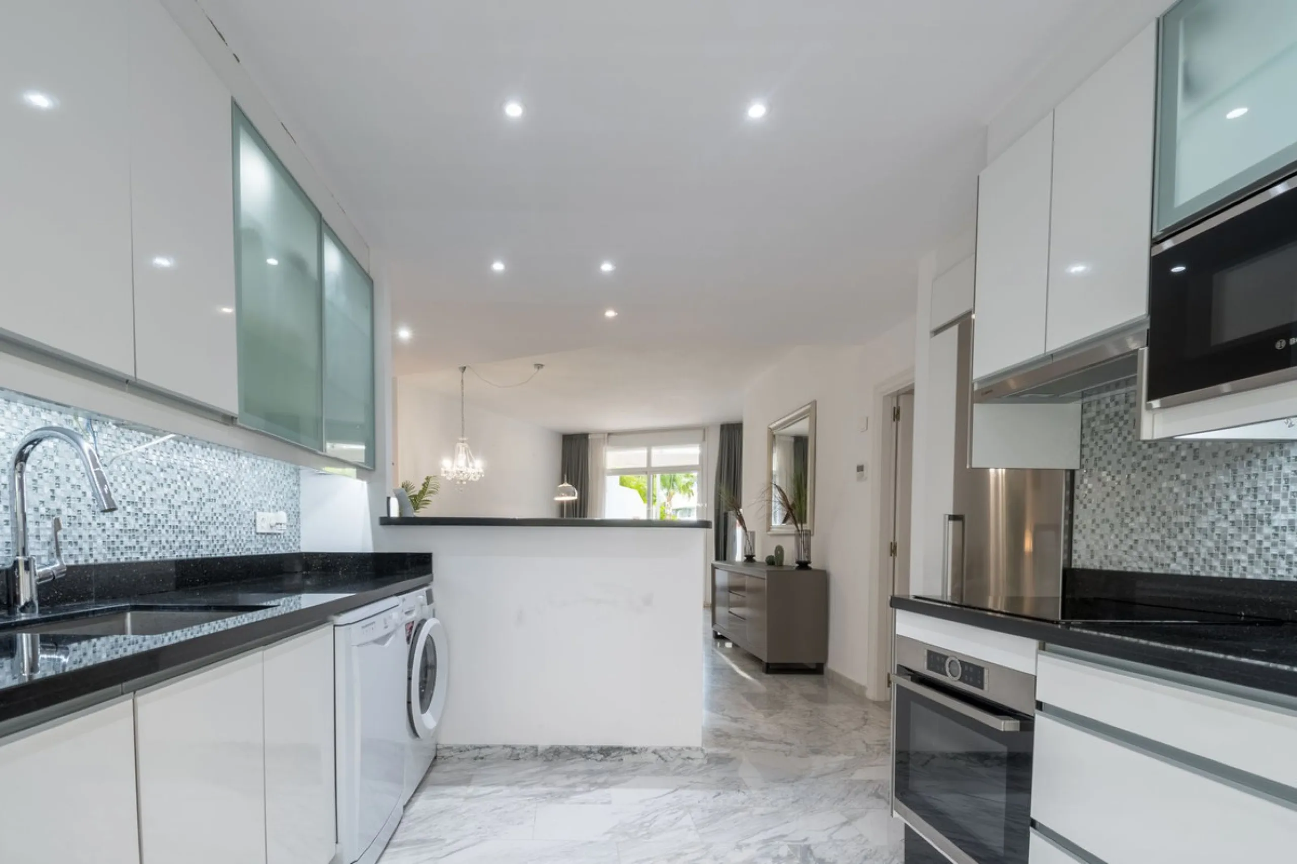 Renovated Garden Apartment with Rental Licence | Golden Mile, Marbella