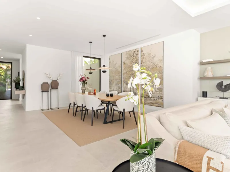 This villa in San Pedro Alcántara is listed at €3,695,000 with 5 bedrooms, 4.5 bathrooms, 488 m² of built living space and 238 m² of terraces, set on a 526 m² plot with private pool, jacuzzi and garage space for 3 cars.