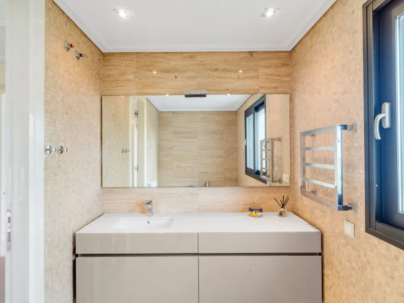 Renovation Opportunity - Six-bedroom south west facing villa, located in Lomas de Magna Marbella, one of the most prestigious complexes on Marbella's Golden Mile. The villa is the perfect renovation project and is situated within a gated community that of