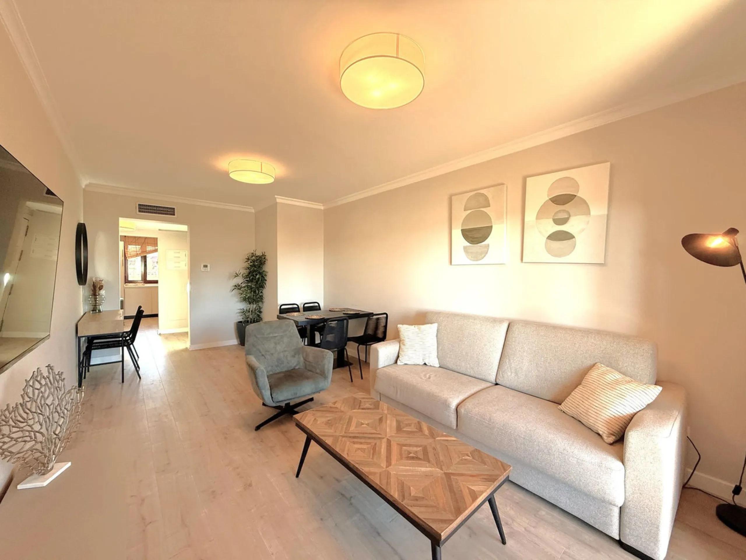 ***AMAZING OPPORTUNITY*** Exquisite 3 Bed Penthouse Duplex, with incredible views of El Paraíso Golf Course and La Concha.