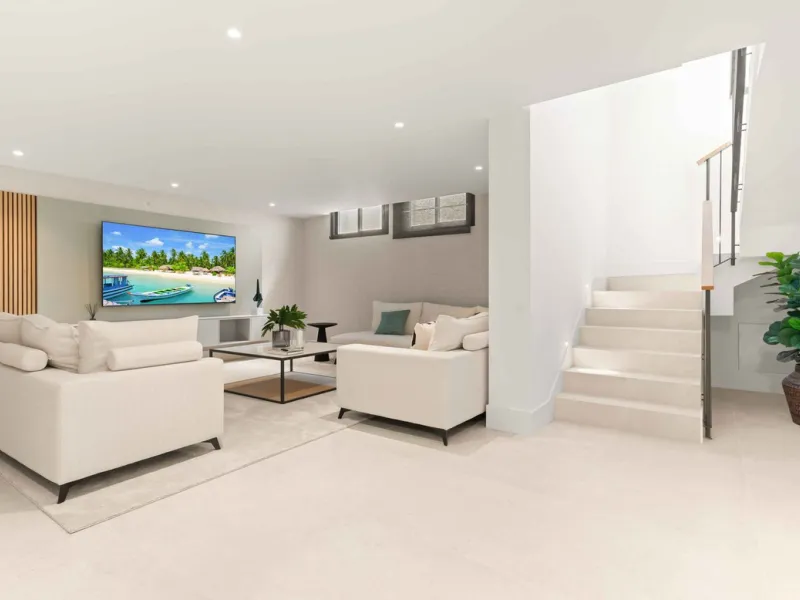 This villa in San Pedro Alcántara is listed at €3,695,000 with 5 bedrooms, 4.5 bathrooms, 488 m² of built living space and 238 m² of terraces, set on a 526 m² plot with private pool, jacuzzi and garage space for 3 cars.