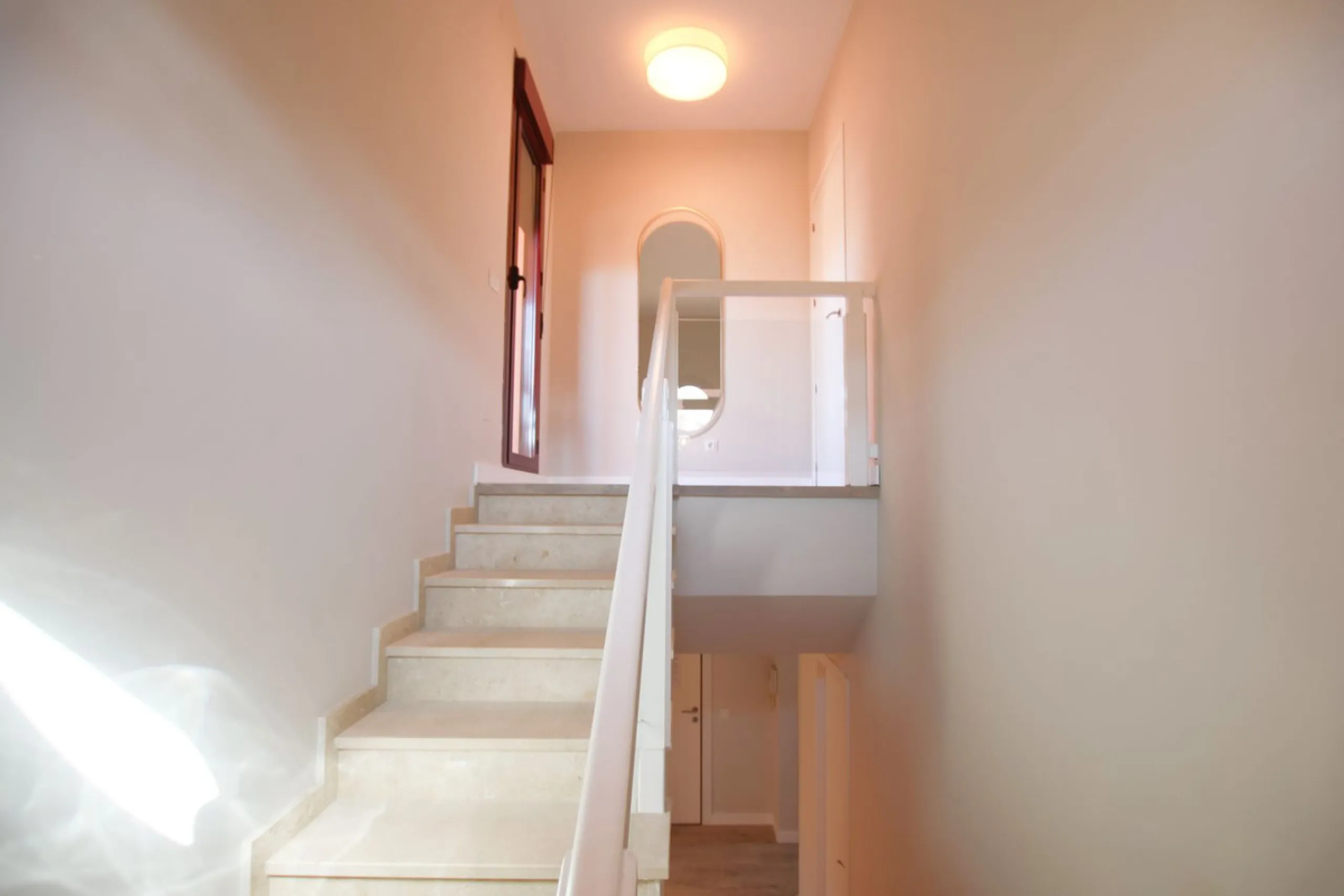 ***AMAZING OPPORTUNITY*** Exquisite 3 Bed Penthouse Duplex, with incredible views of El Paraíso Golf Course and La Concha.