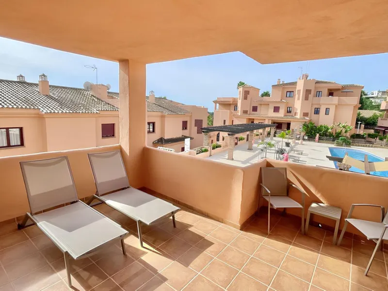 ***AMAZING OPPORTUNITY*** Exquisite 3 Bed Penthouse Duplex, with incredible views of El Paraíso Golf Course and La Concha.