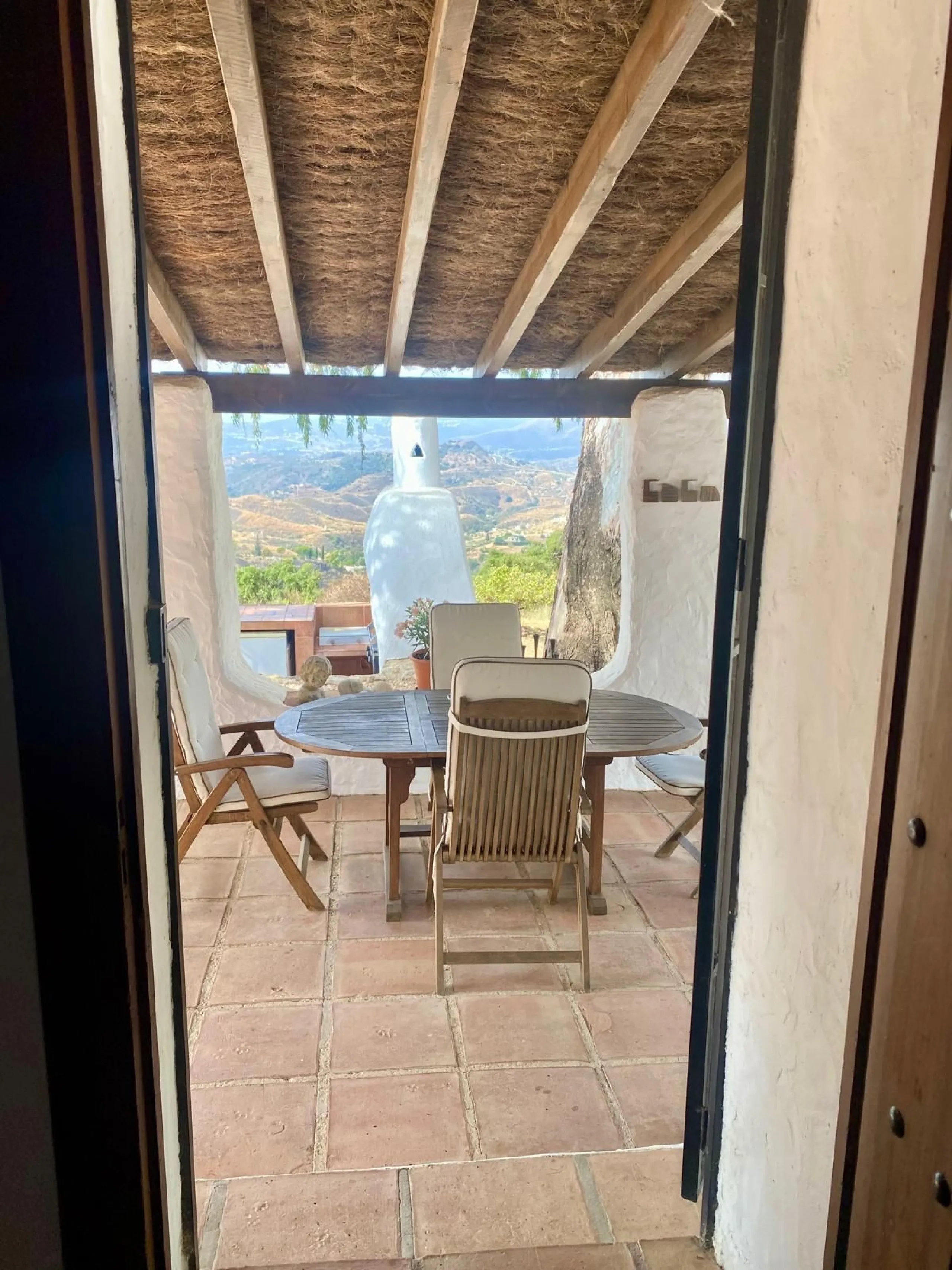 Do you want to feel you are really living in Spain? To smell the herbs on the breeze and to sit and look across the rolling countryside to the mountains with a glimpse of the sea glittering beyond the mountains. To feel the soul of this beautiful property