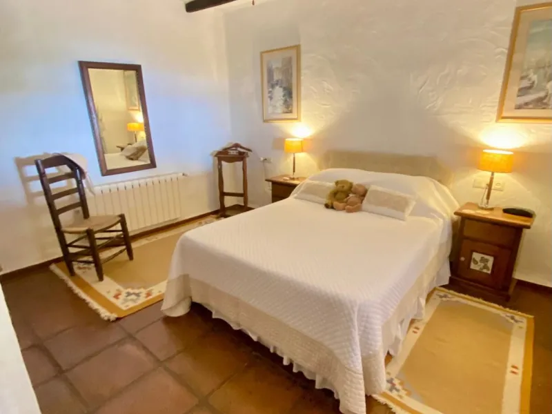 Do you want to feel you are really living in Spain? To smell the herbs on the breeze and to sit and look across the rolling countryside to the mountains with a glimpse of the sea glittering beyond the mountains. To feel the soul of this beautiful property