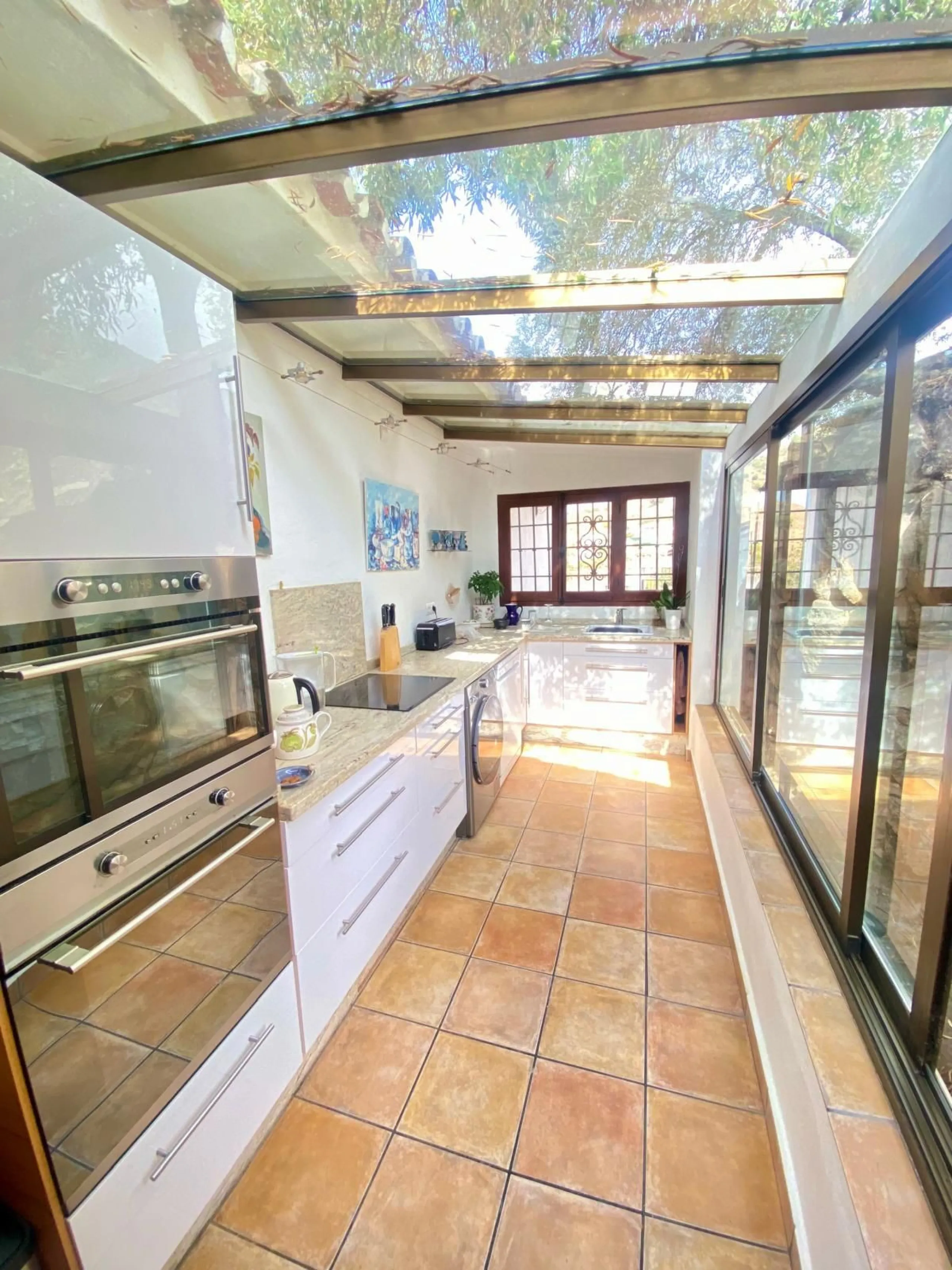 Do you want to feel you are really living in Spain? To smell the herbs on the breeze and to sit and look across the rolling countryside to the mountains with a glimpse of the sea glittering beyond the mountains. To feel the soul of this beautiful property