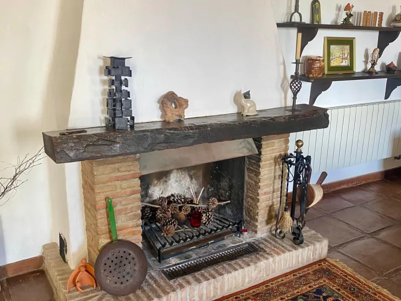 Do you want to feel you are really living in Spain? To smell the herbs on the breeze and to sit and look across the rolling countryside to the mountains with a glimpse of the sea glittering beyond the mountains. To feel the soul of this beautiful property