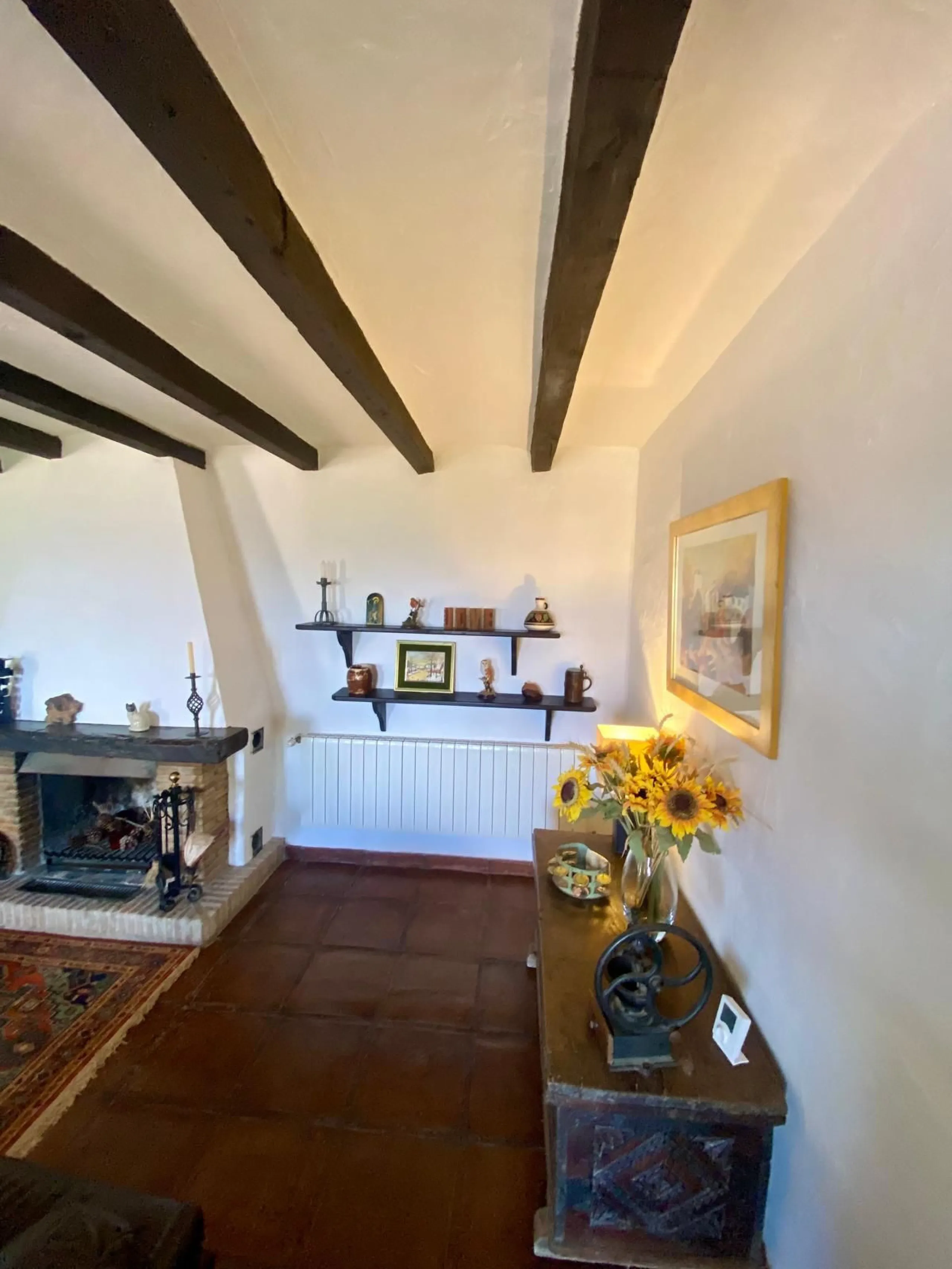 Do you want to feel you are really living in Spain? To smell the herbs on the breeze and to sit and look across the rolling countryside to the mountains with a glimpse of the sea glittering beyond the mountains. To feel the soul of this beautiful property
