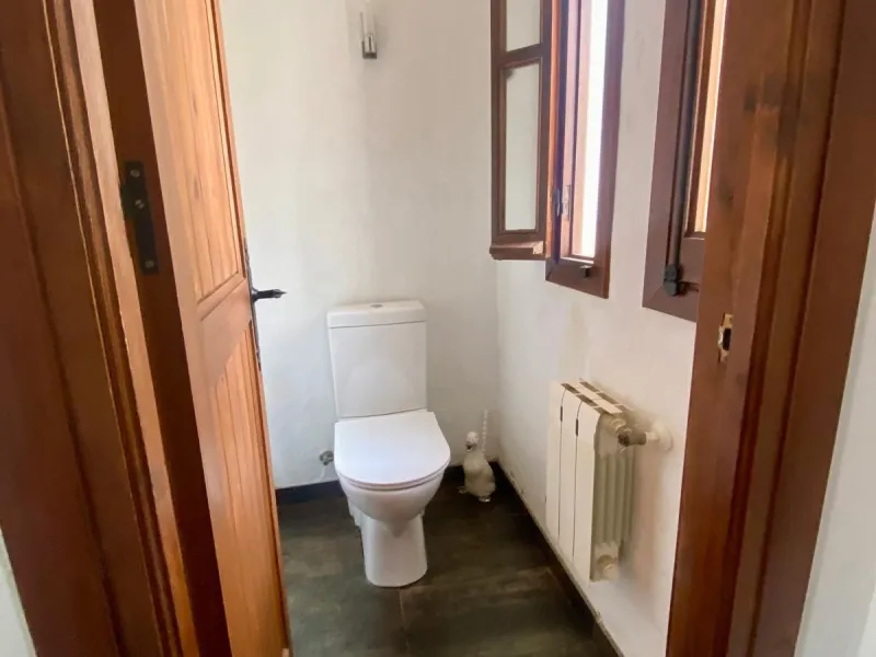 Do you want to feel you are really living in Spain? To smell the herbs on the breeze and to sit and look across the rolling countryside to the mountains with a glimpse of the sea glittering beyond the mountains. To feel the soul of this beautiful property