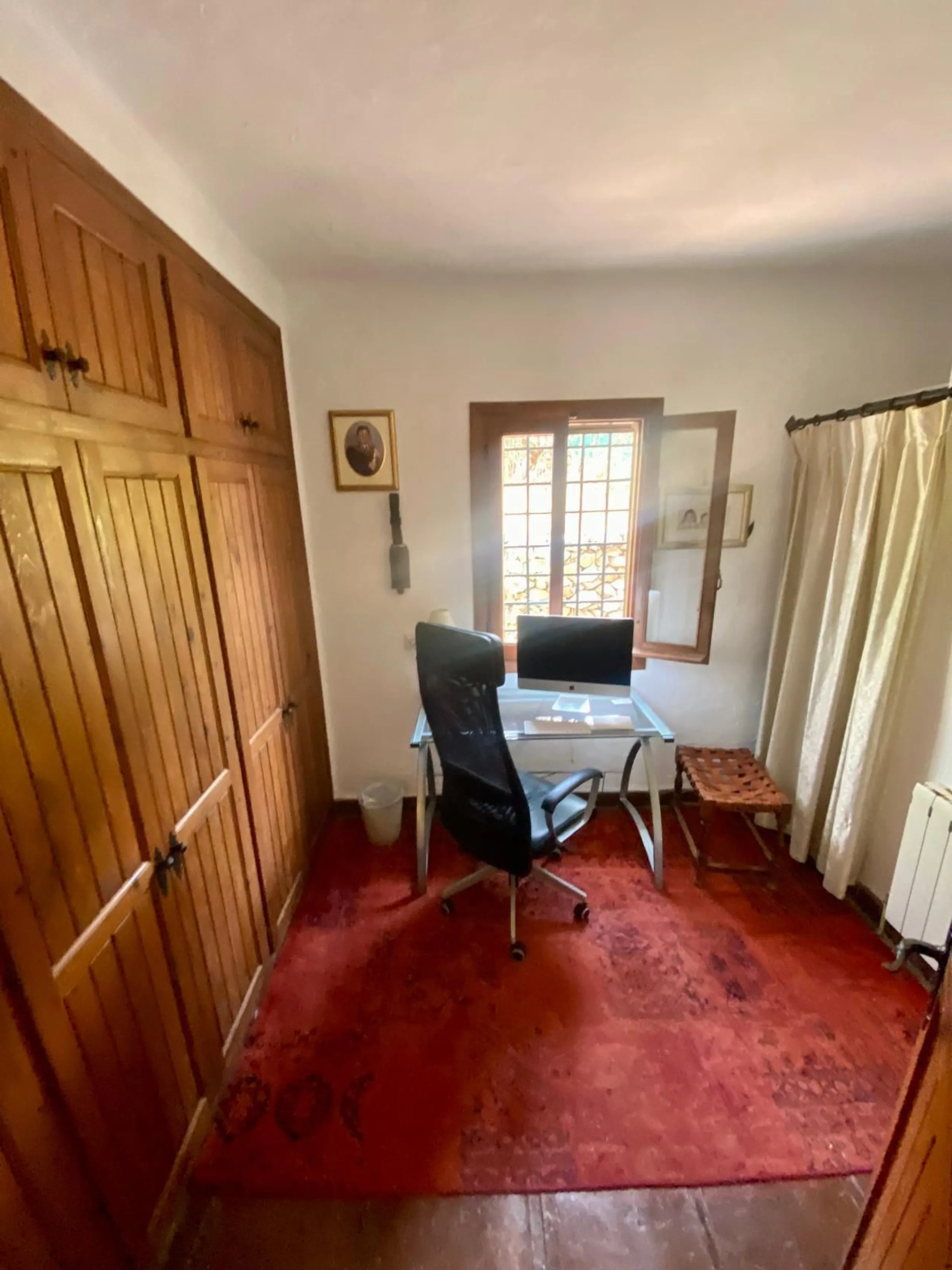 Do you want to feel you are really living in Spain? To smell the herbs on the breeze and to sit and look across the rolling countryside to the mountains with a glimpse of the sea glittering beyond the mountains. To feel the soul of this beautiful property