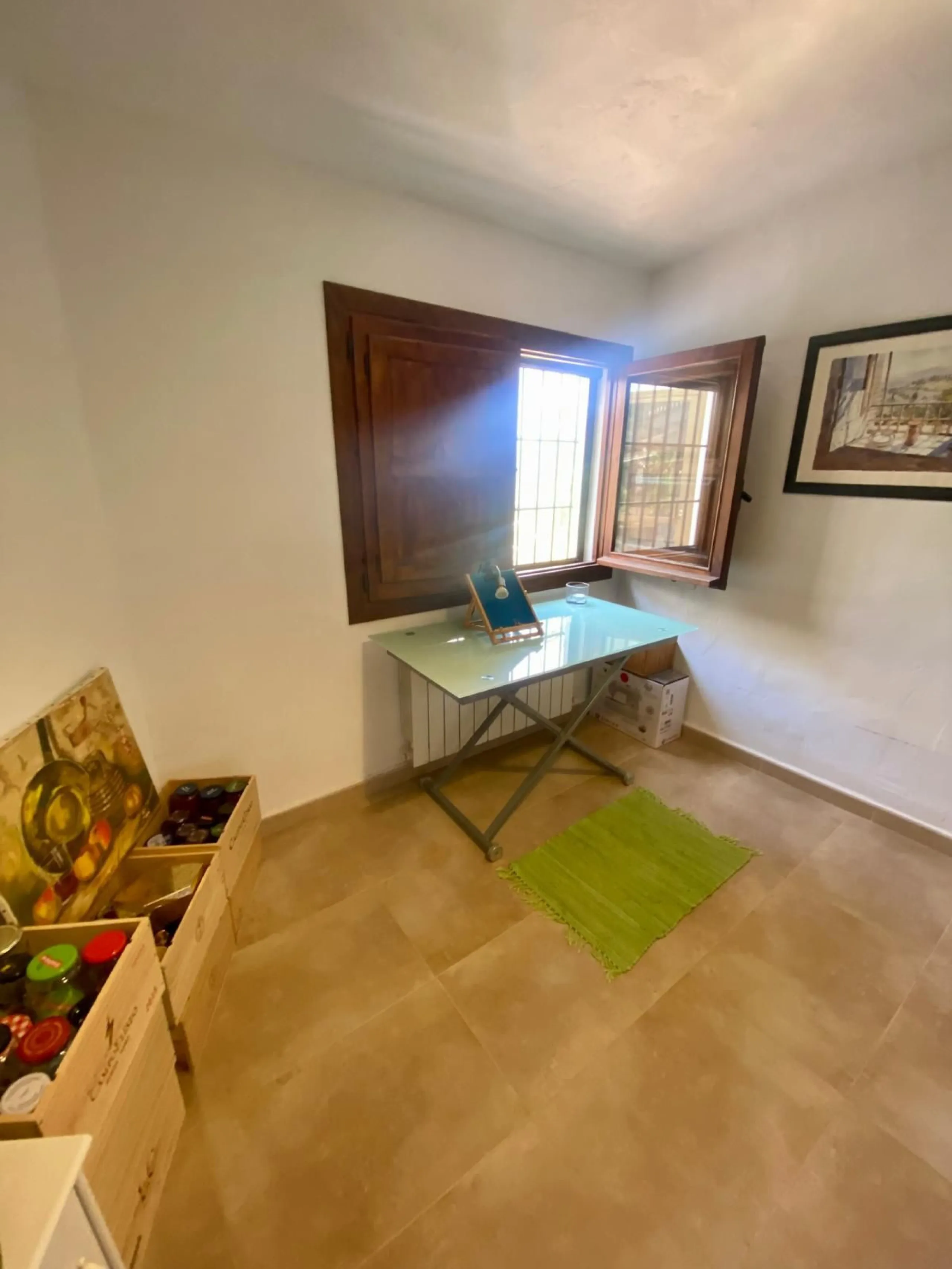 Do you want to feel you are really living in Spain? To smell the herbs on the breeze and to sit and look across the rolling countryside to the mountains with a glimpse of the sea glittering beyond the mountains. To feel the soul of this beautiful property