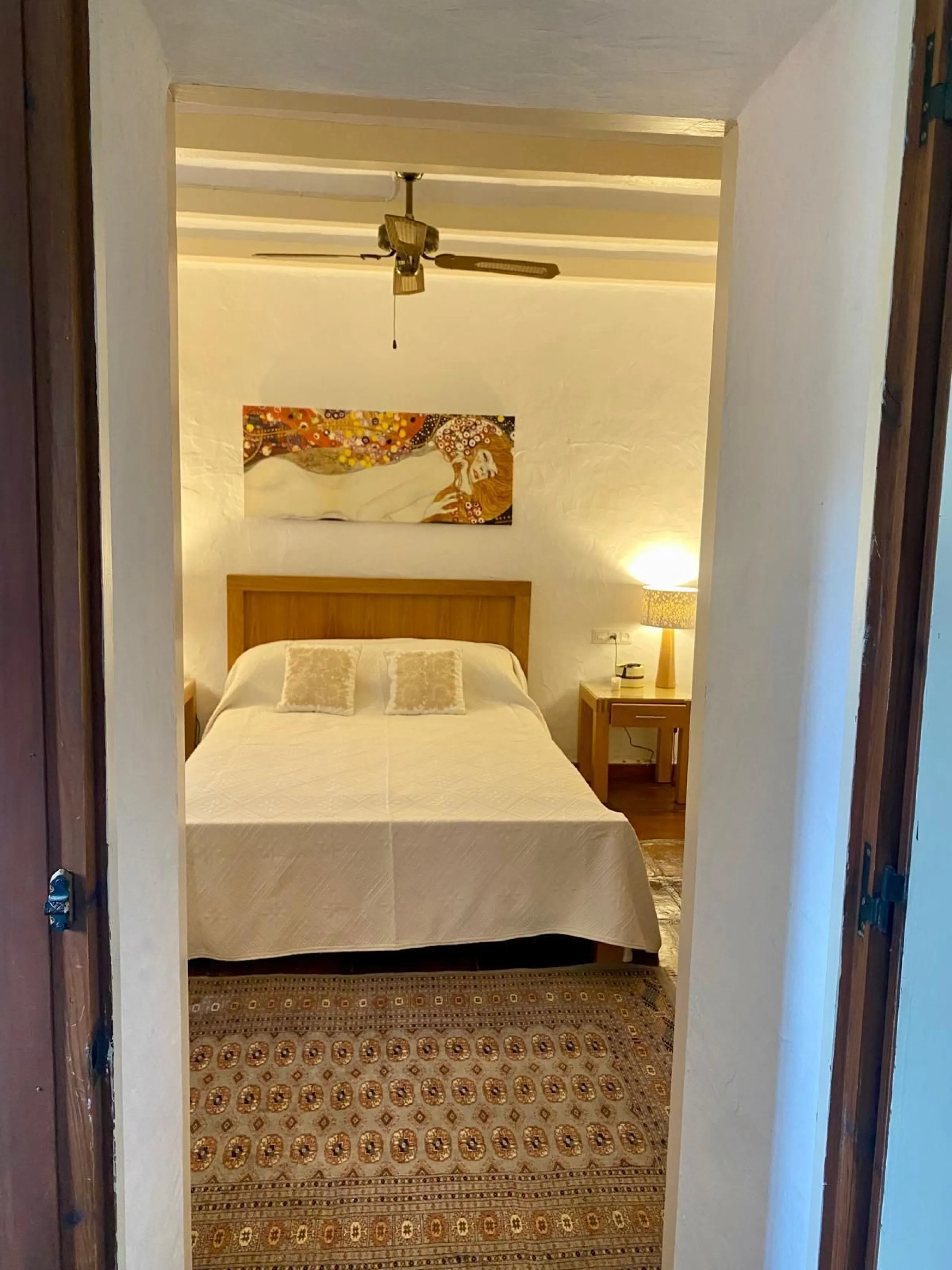 Do you want to feel you are really living in Spain? To smell the herbs on the breeze and to sit and look across the rolling countryside to the mountains with a glimpse of the sea glittering beyond the mountains. To feel the soul of this beautiful property