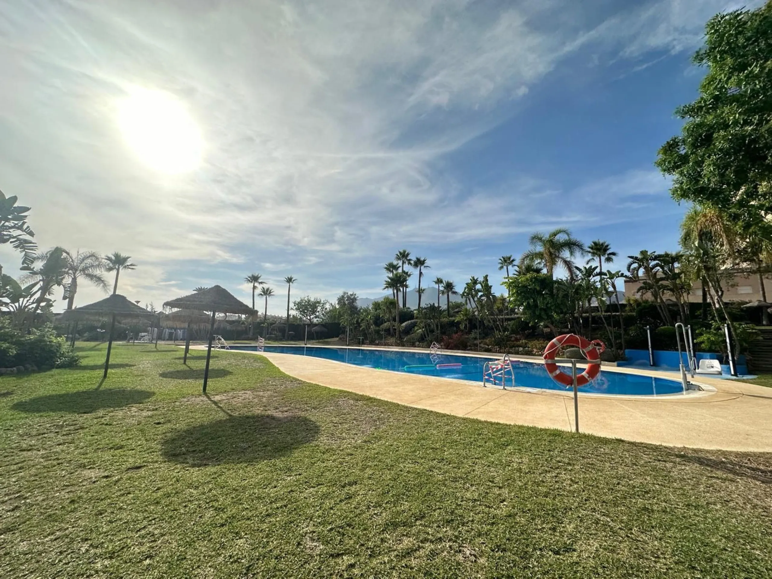 House - Townhouse в продаже в Benalmadena, Málaga. В доме 3 спален и 3 ванных комнат. Площадь дома 185 м². Площадь участка 50 м²