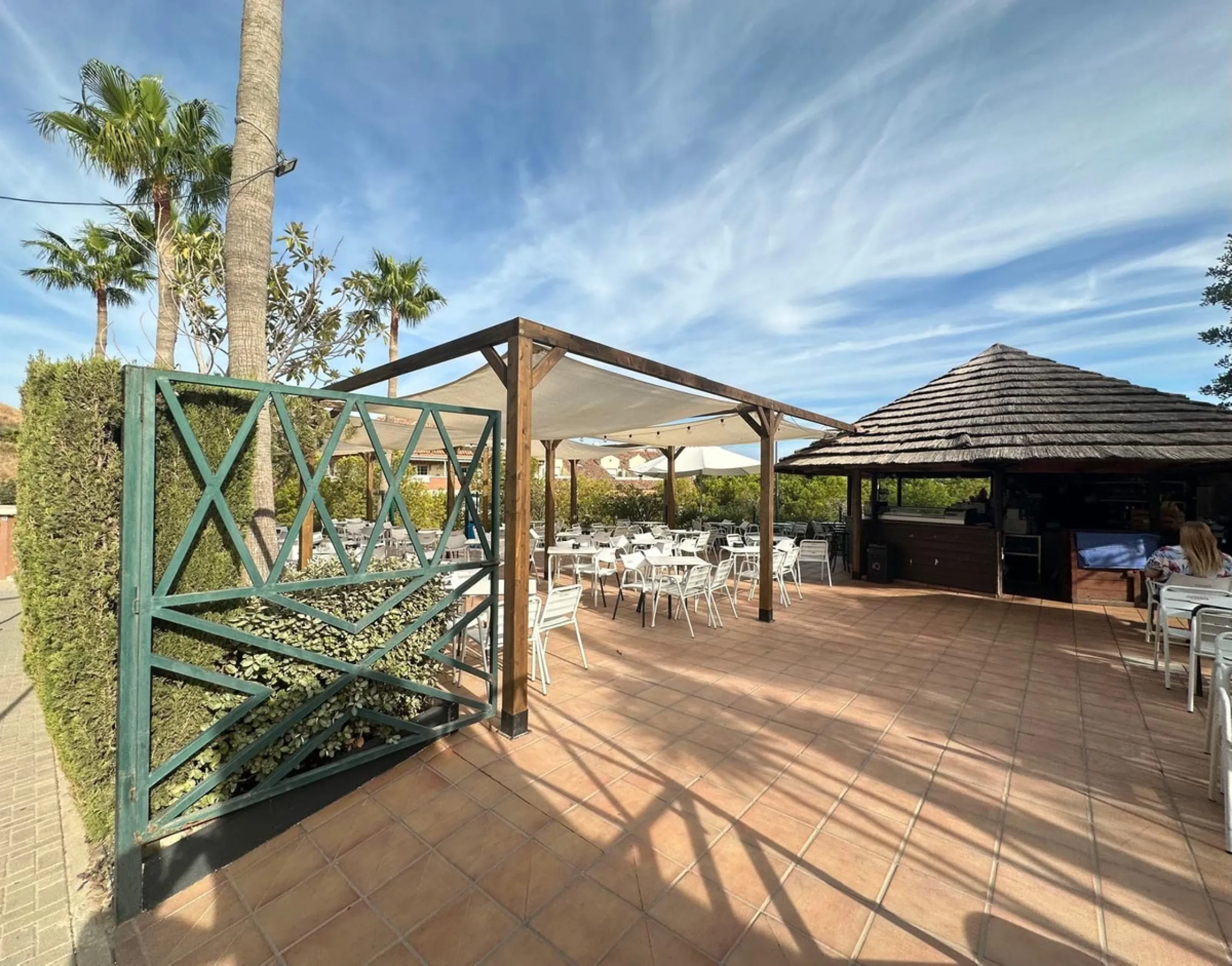 House - Townhouse в продаже в Benalmadena, Málaga. В доме 3 спален и 3 ванных комнат. Площадь дома 185 м². Площадь участка 50 м²