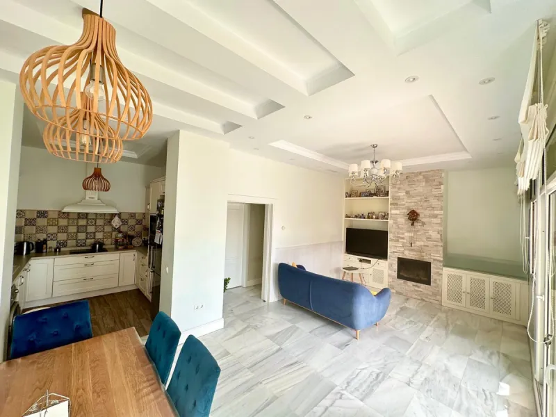 House - Townhouse в продаже в Benalmadena, Málaga. В доме 3 спален и 3 ванных комнат. Площадь дома 185 м². Площадь участка 50 м²