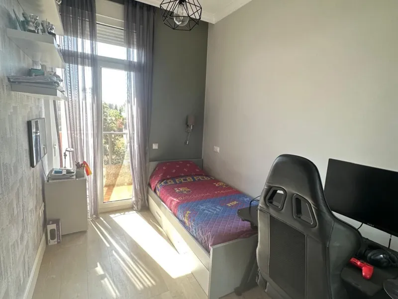 House - Townhouse в продаже в Benalmadena, Málaga. В доме 3 спален и 3 ванных комнат. Площадь дома 185 м². Площадь участка 50 м²