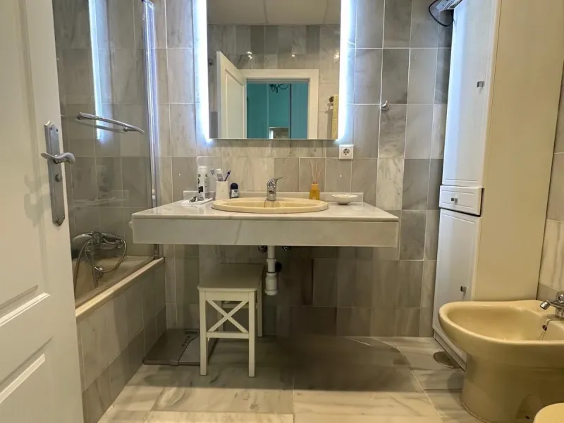 House - Townhouse в продаже в Benalmadena, Málaga. В доме 3 спален и 3 ванных комнат. Площадь дома 185 м². Площадь участка 50 м²