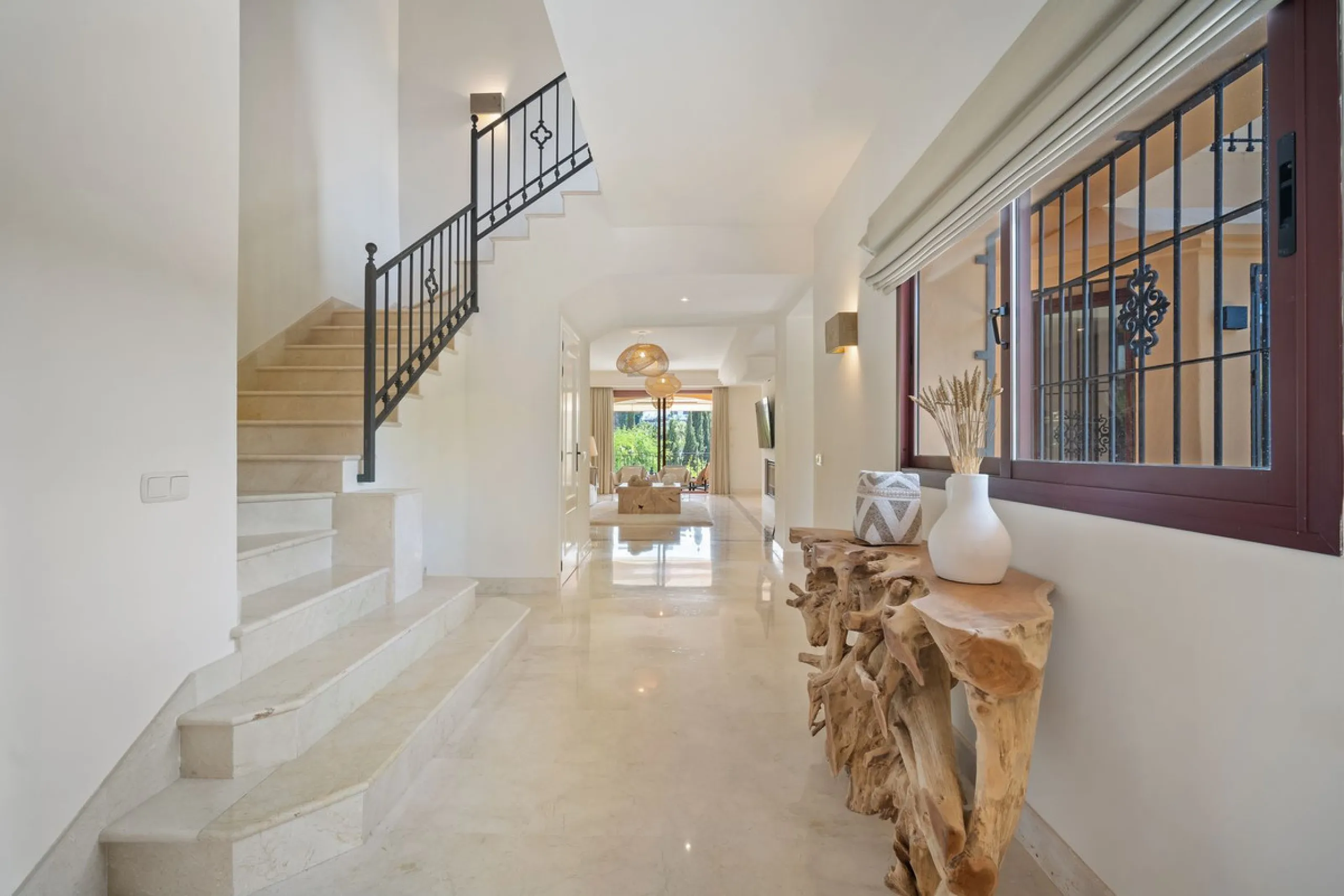 This spacious 5 bedrooms villa is situated in the gated community of Vasari Resort, Puerto Banus. Calm and very well maintained community just few steps from all the amenities and famous Puerto Banus. Perfect combination for those seeking tranquillity, bu
