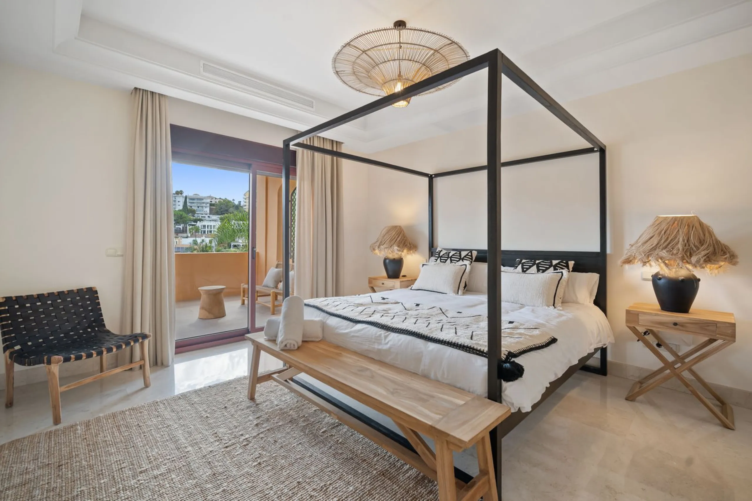 This spacious 5 bedrooms villa is situated in the gated community of Vasari Resort, Puerto Banus. Calm and very well maintained community just few steps from all the amenities and famous Puerto Banus. Perfect combination for those seeking tranquillity, bu