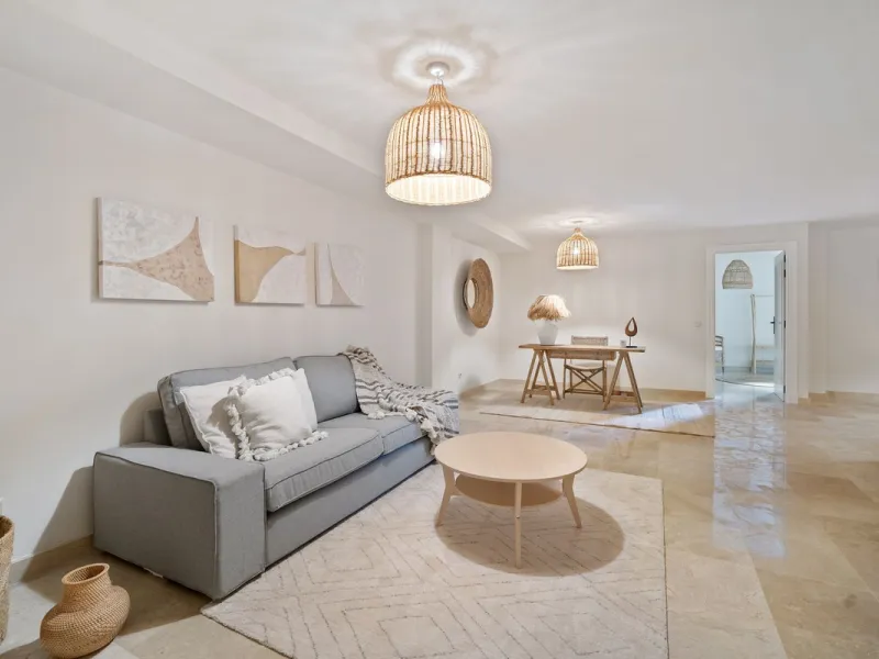 This spacious 5 bedrooms villa is situated in the gated community of Vasari Resort, Puerto Banus. Calm and very well maintained community just few steps from all the amenities and famous Puerto Banus. Perfect combination for those seeking tranquillity, bu