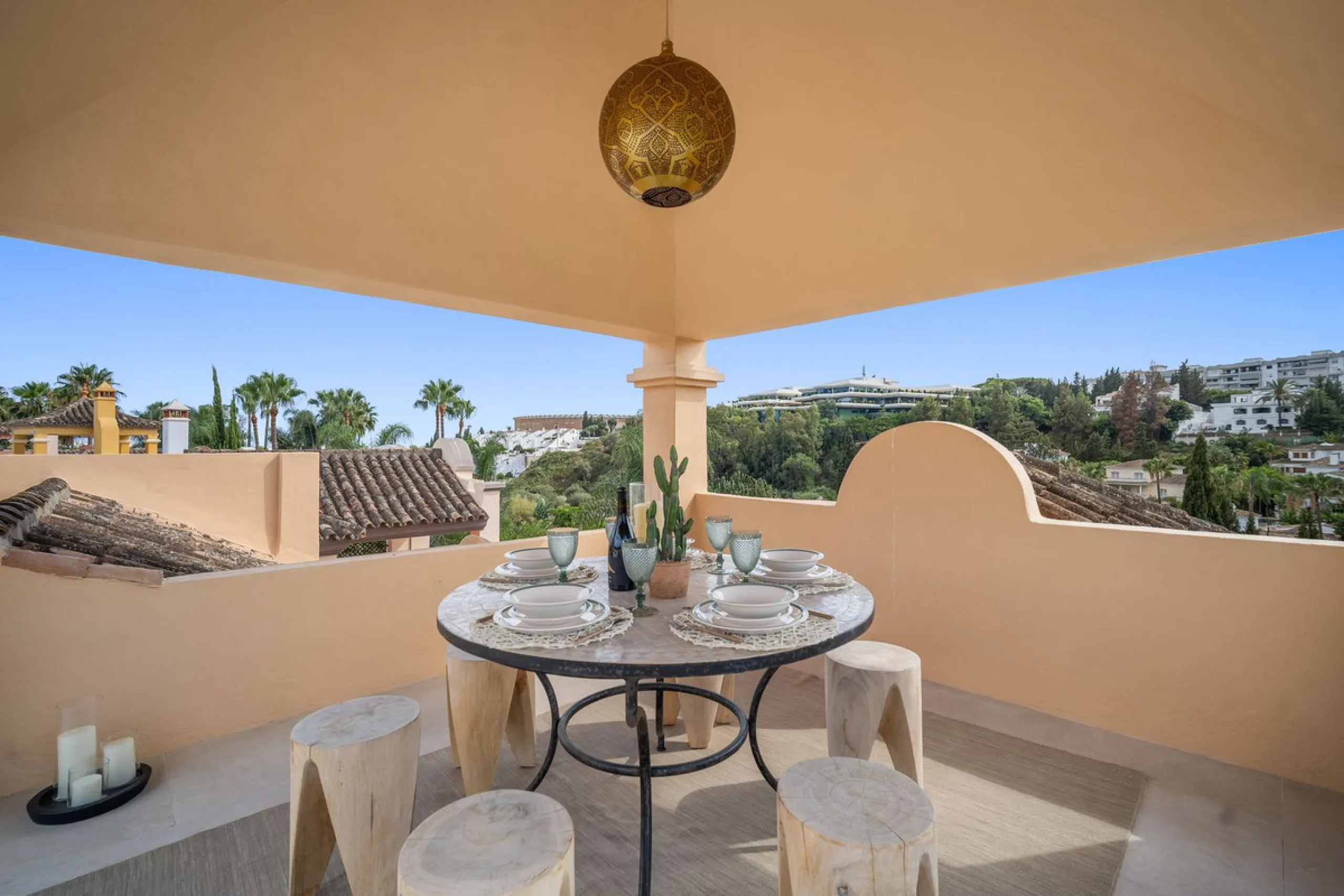 This spacious 5 bedrooms villa is situated in the gated community of Vasari Resort, Puerto Banus. Calm and very well maintained community just few steps from all the amenities and famous Puerto Banus. Perfect combination for those seeking tranquillity, bu