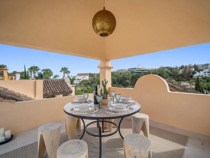 This spacious 5 bedrooms villa is situated in the gated community of Vasari Resort, Puerto Banus. Calm and very well maintained community just few steps from all the amenities and famous Puerto Banus. Perfect combination for those seeking tranquillity, bu