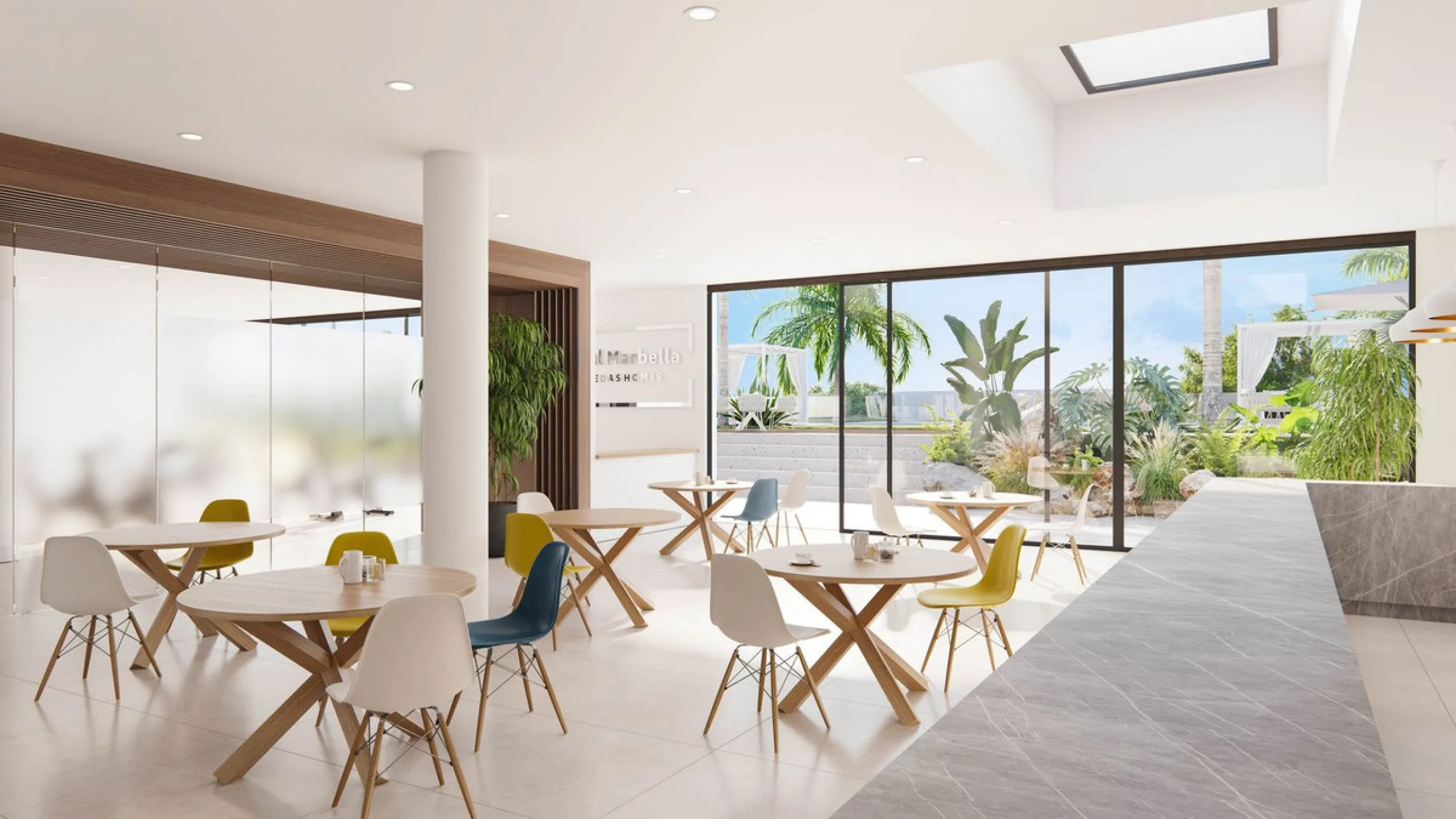 The contemporary 3-bedroom duplex penthouse with terrace and roof terrace - both with panoramic views of the mountains and the Mediterranean -  is located in one of the most sought-after locations surrounded by the fairways of the Santa Clara Golf Course 