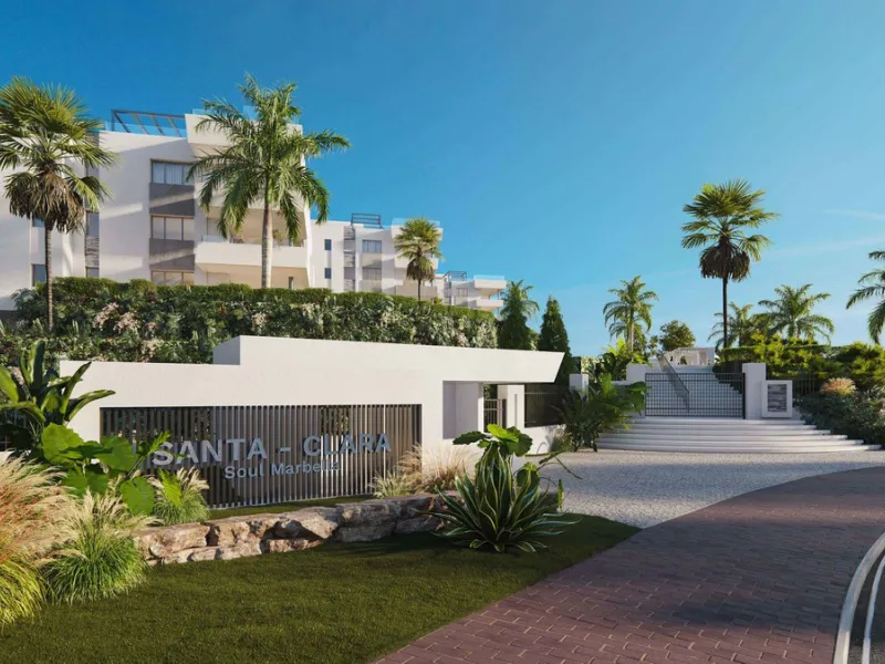 The contemporary 3-bedroom duplex penthouse with terrace and roof terrace - both with panoramic views of the mountains and the Mediterranean -  is located in one of the most sought-after locations surrounded by the fairways of the Santa Clara Golf Course 