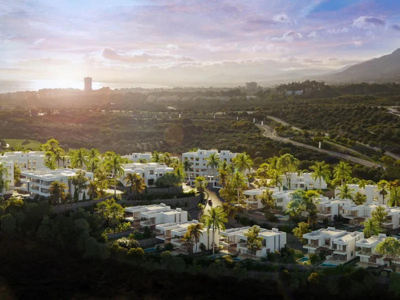 The contemporary 3-bedroom duplex penthouse with terrace and roof terrace - both with panoramic views of the mountains and the Mediterranean -  is located in one of the most sought-after locations surrounded by the fairways of the Santa Clara Golf Course 