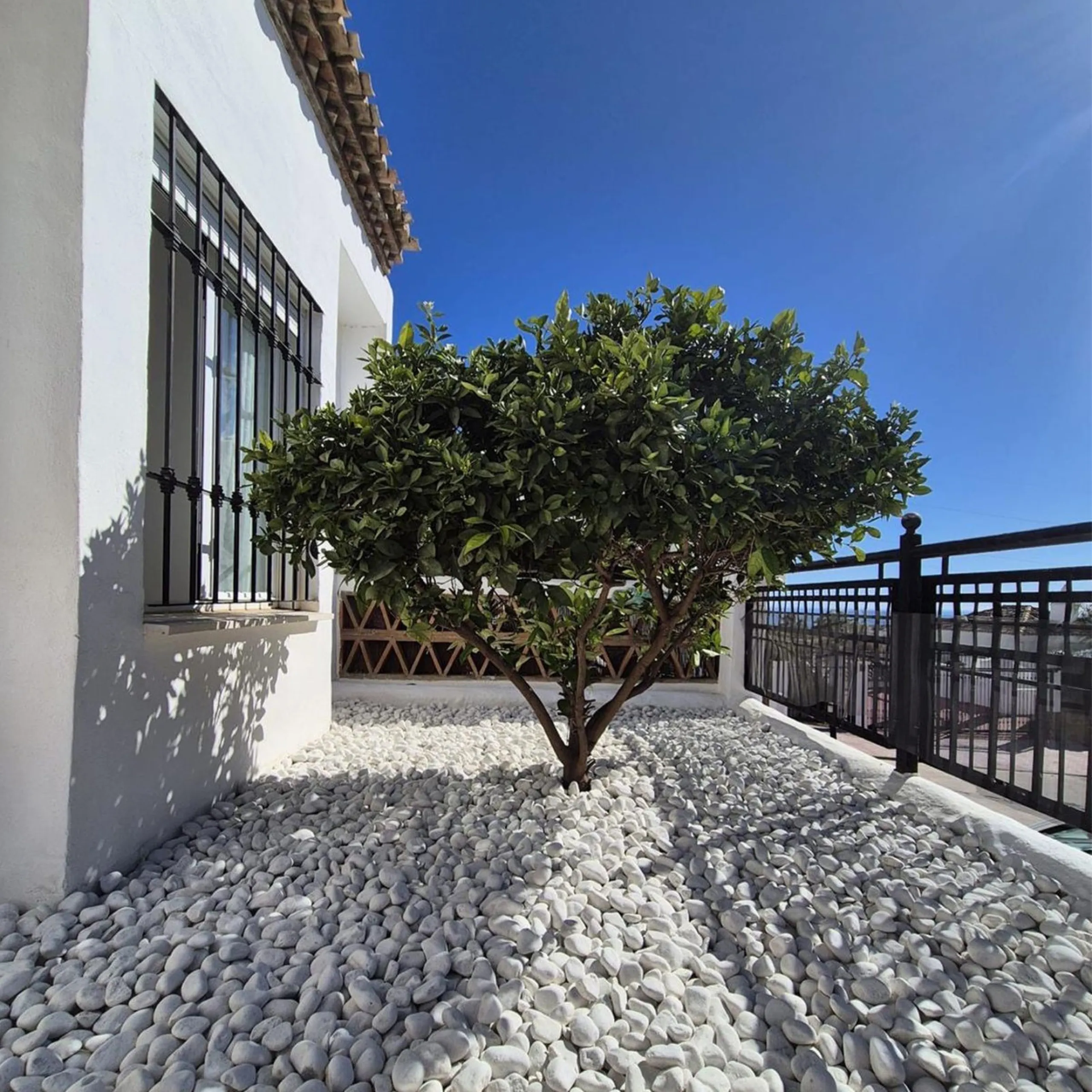 Apartment - Ground Floor Apartment в продаже в Benalmadena, Málaga. В доме 2 спален и 2 ванных комнат. Площадь дома 110 м²