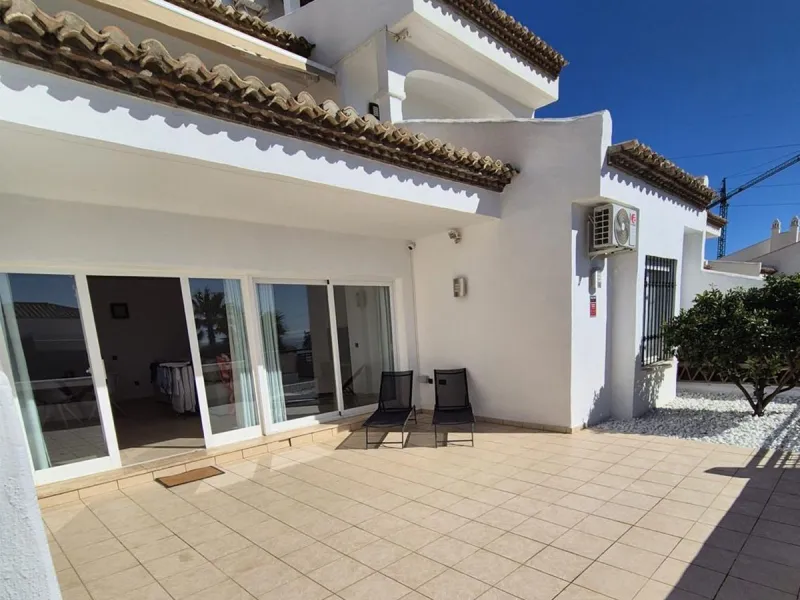 Apartment - Ground Floor Apartment в продаже в Benalmadena, Málaga. В доме 2 спален и 2 ванных комнат. Площадь дома 110 м²